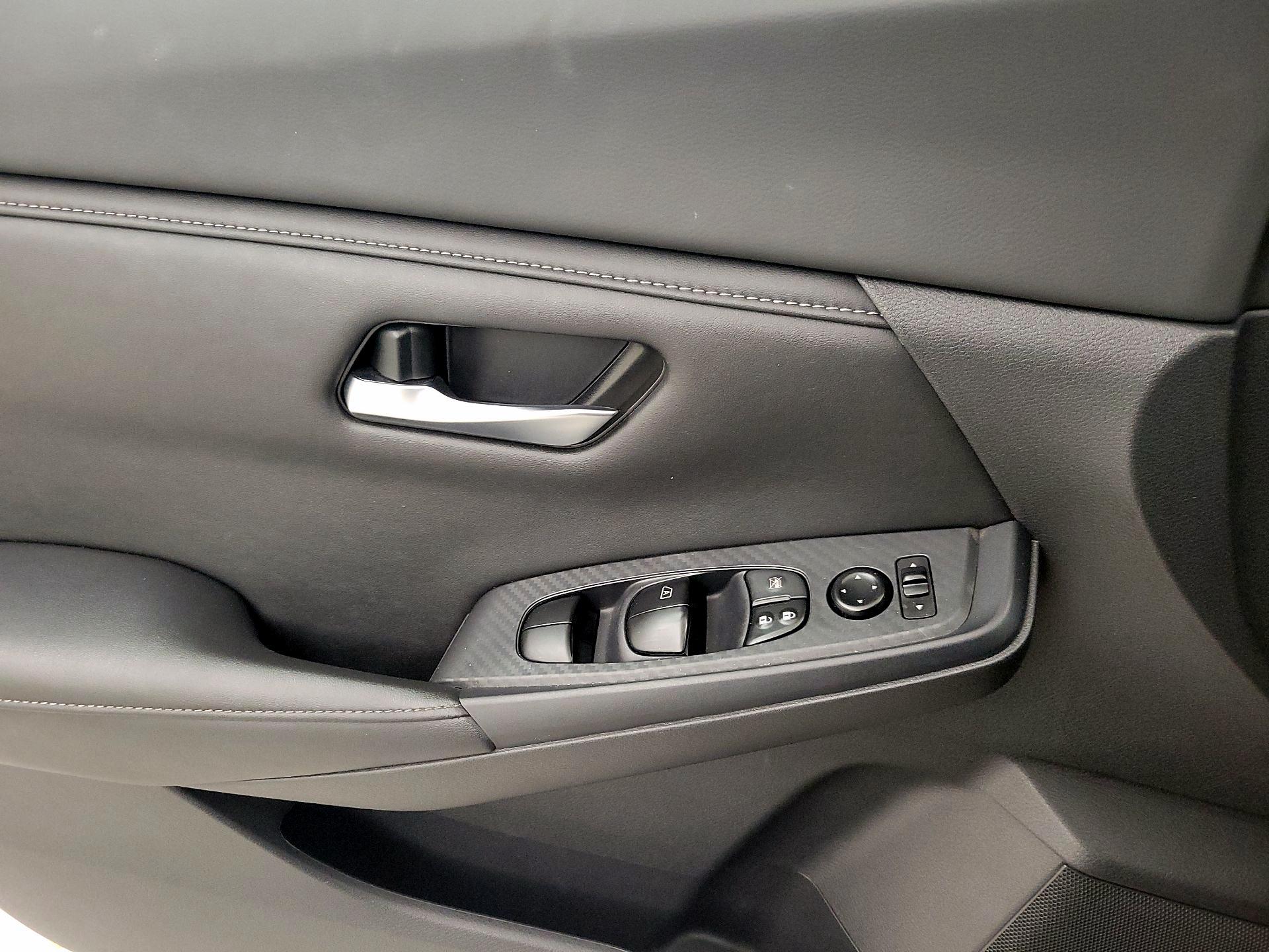 Thumbnail: 2023 Nissan Sentra - 12