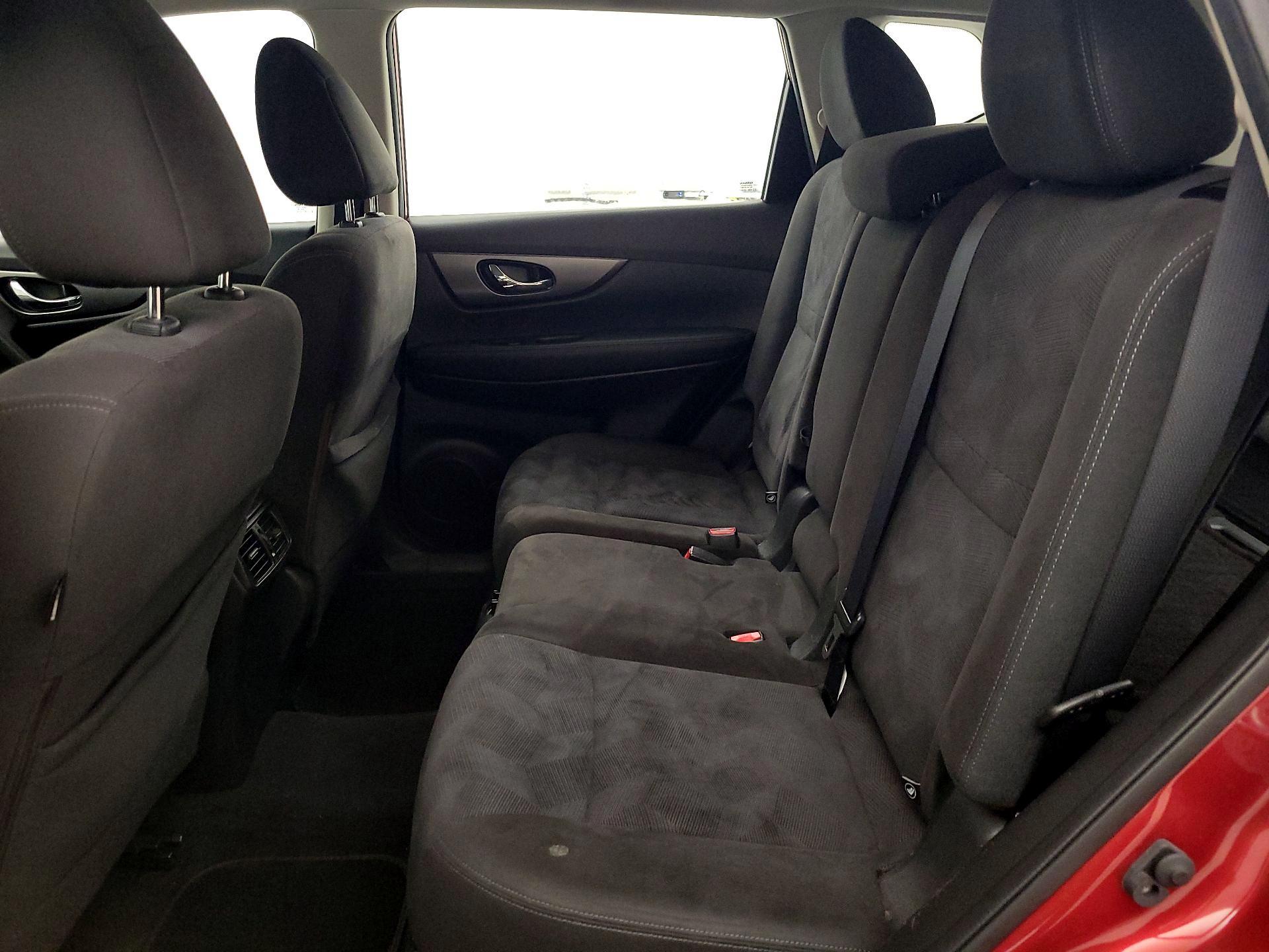 Thumbnail: 2015 Nissan Rogue - 19