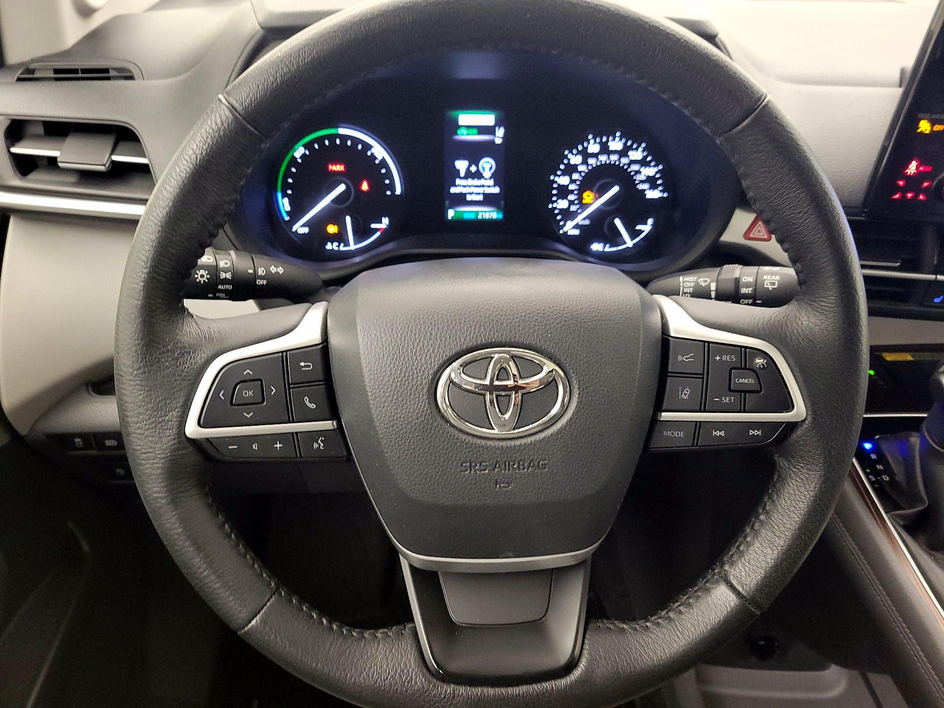 Thumbnail: 2021 Toyota Sienna - 10