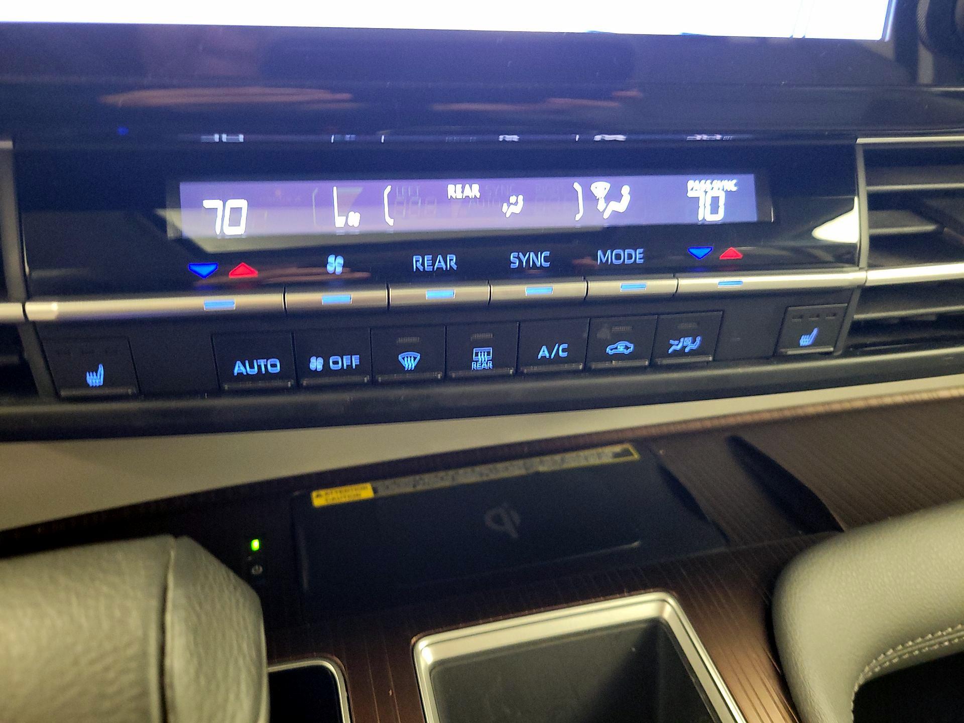 Thumbnail: 2021 Toyota Sienna - 17