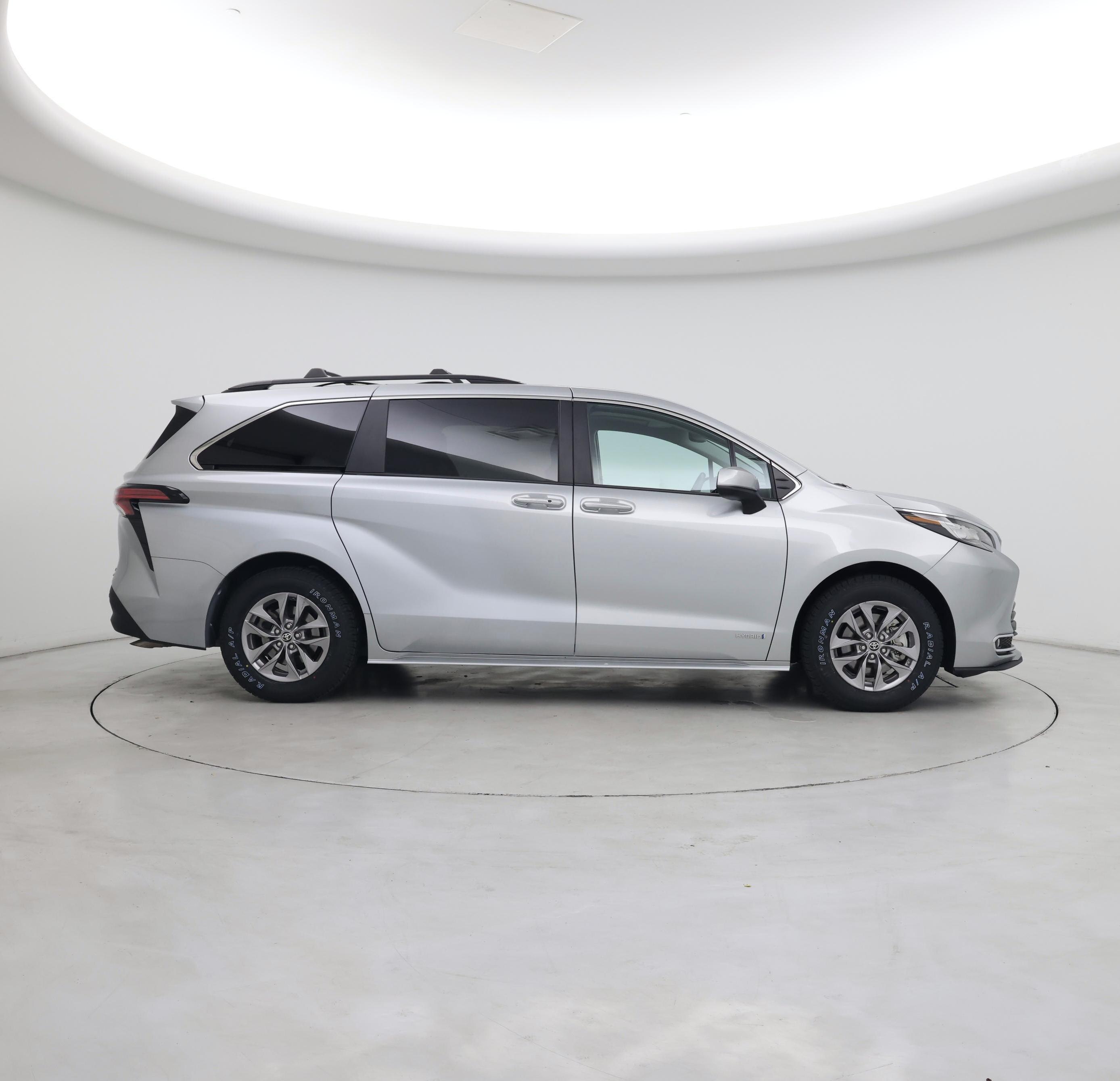 Thumbnail: 2021 Toyota Sienna - 7