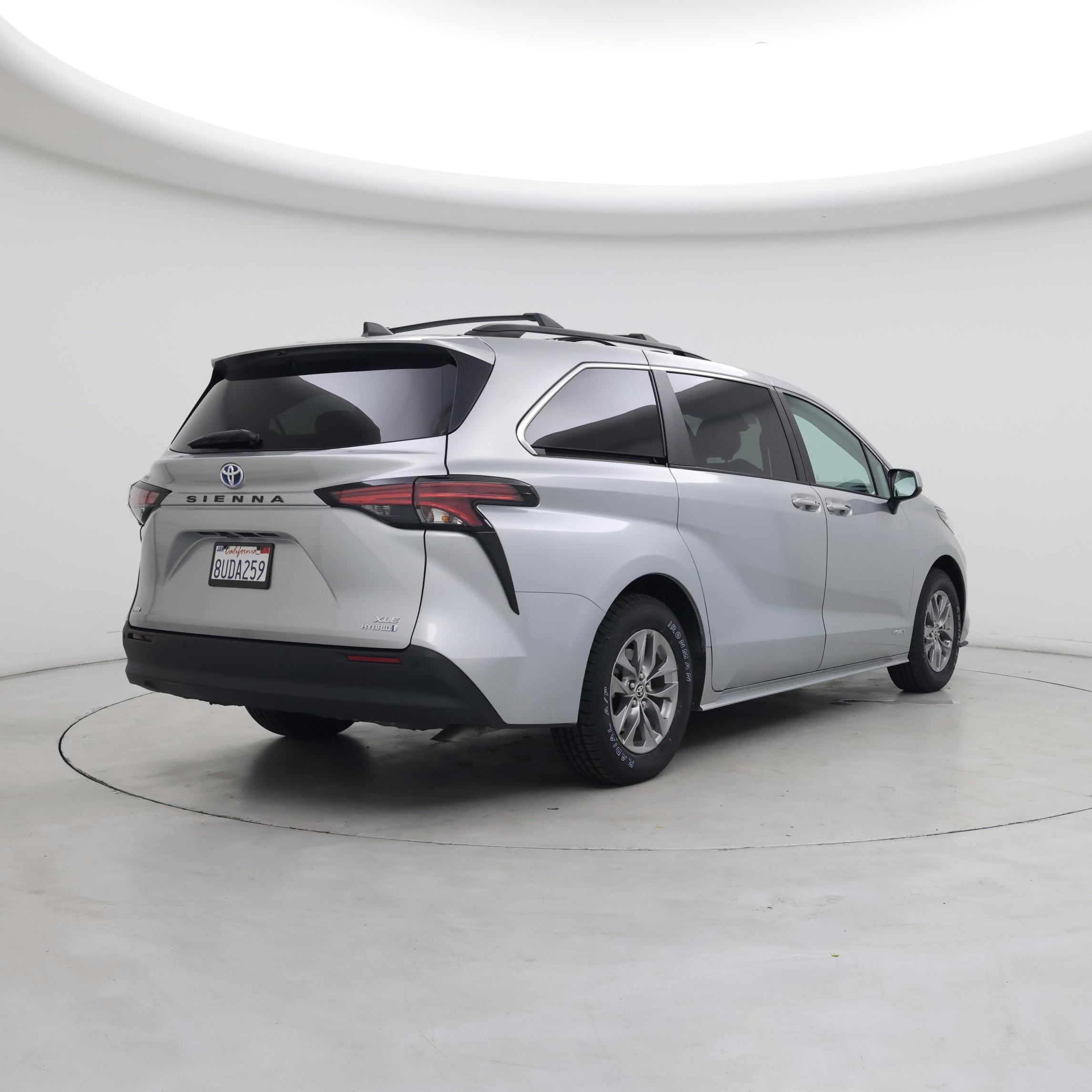 Thumbnail: 2021 Toyota Sienna - 8