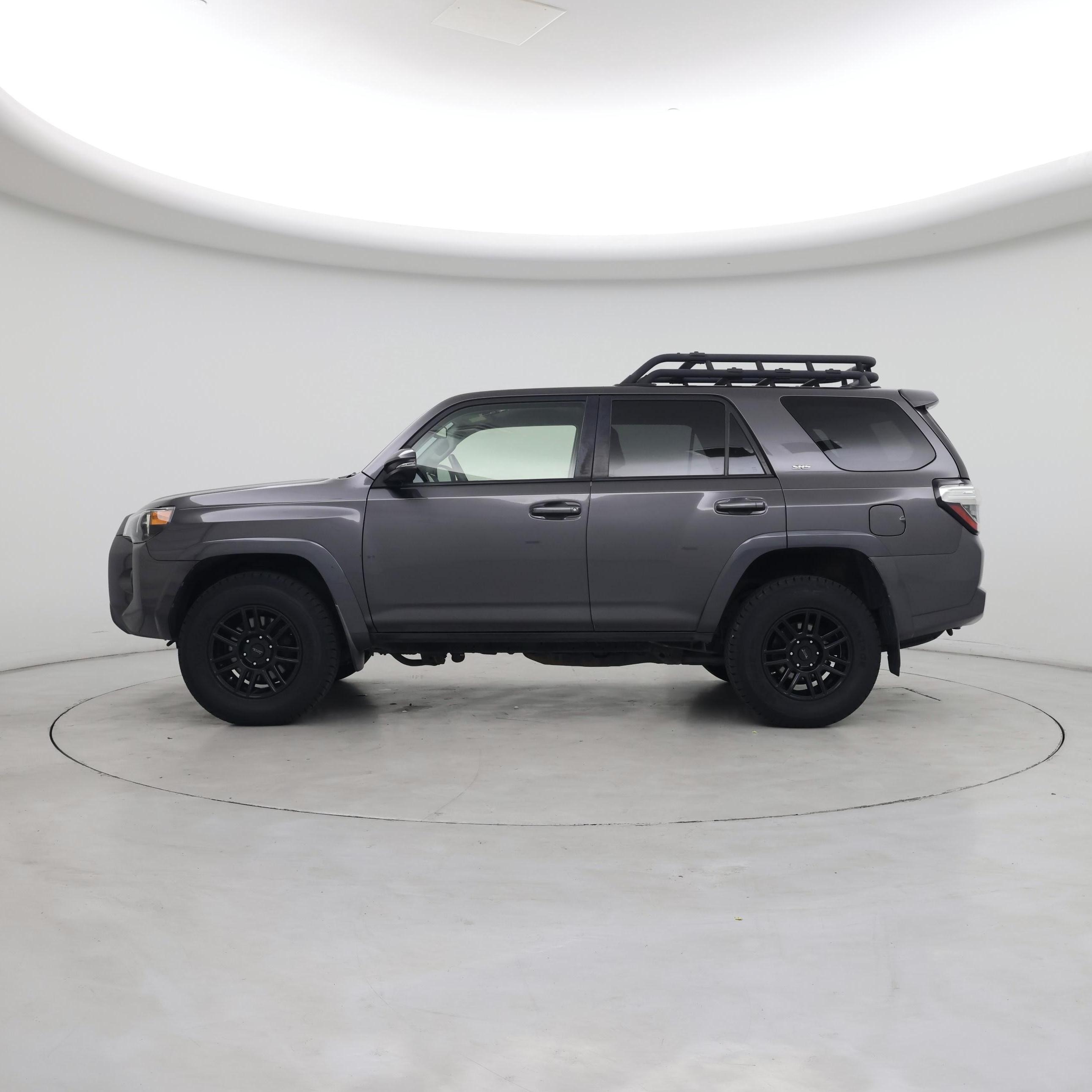 Thumbnail: 2018 Toyota 4Runner - 3