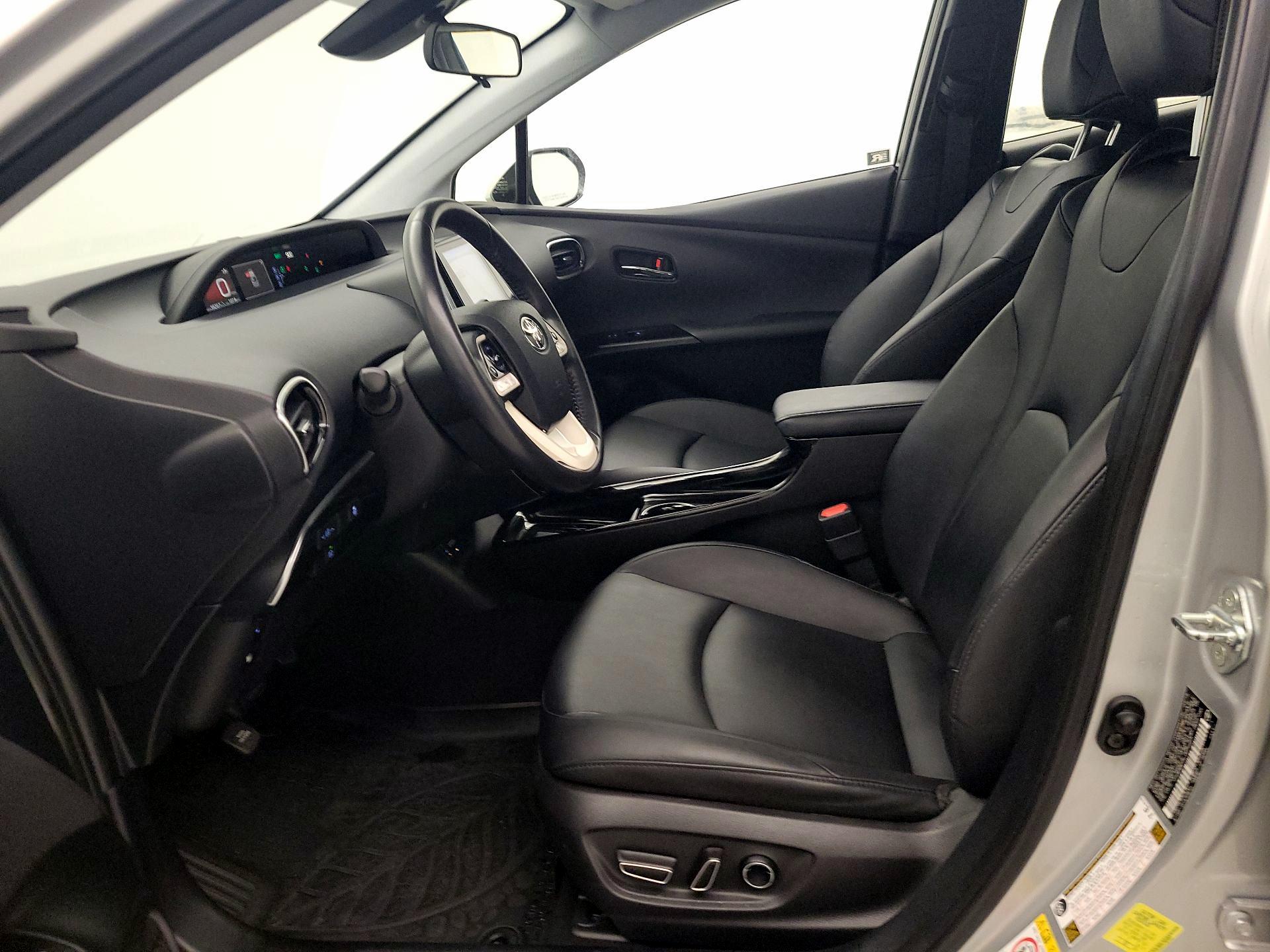 Thumbnail: 2018 Toyota Prius Prime - 11