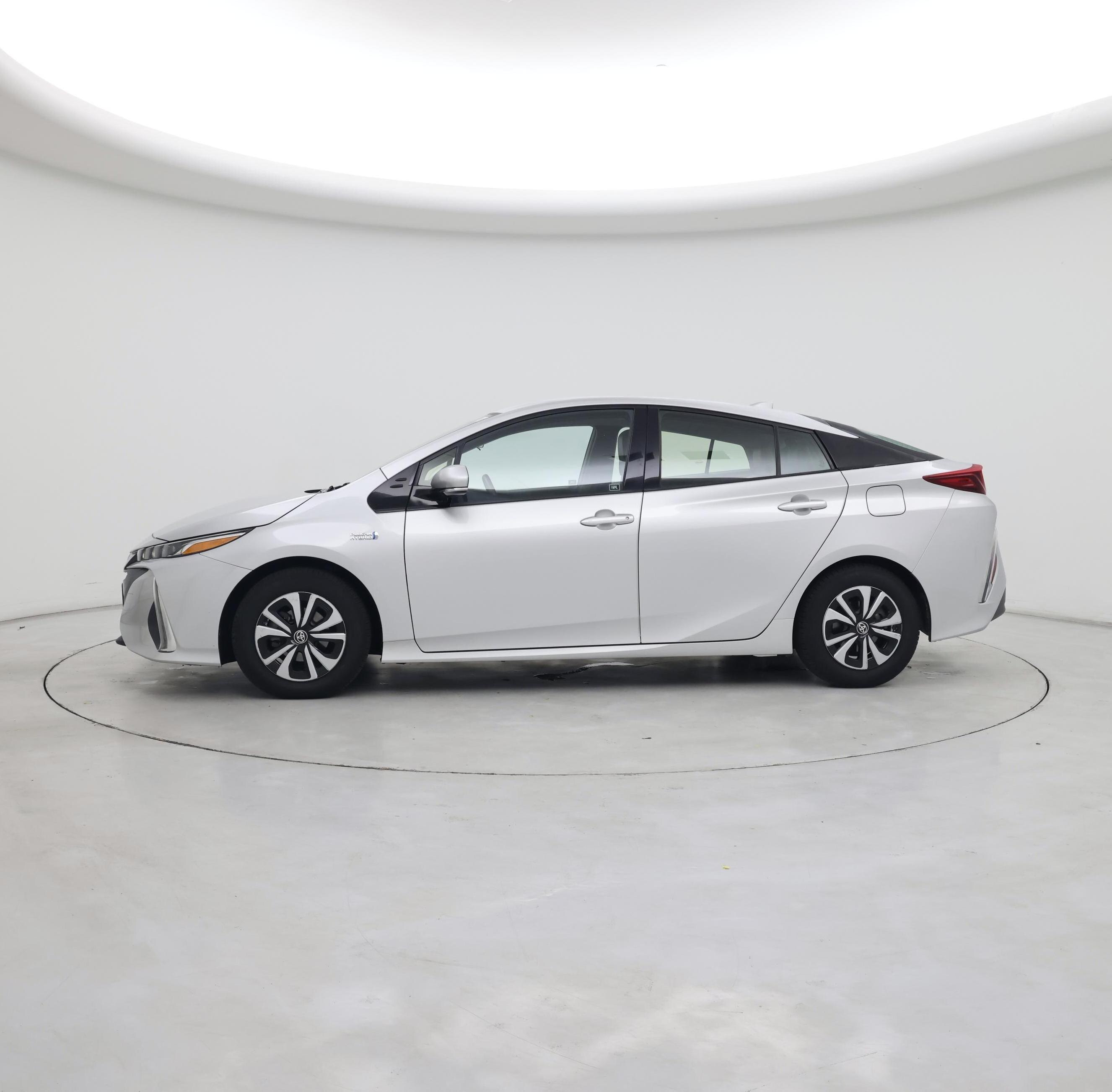 Thumbnail: 2018 Toyota Prius Prime - 3