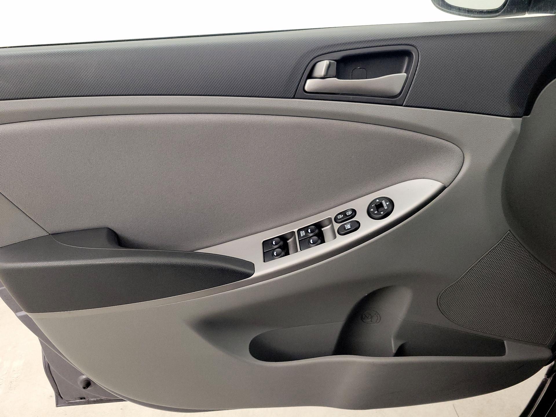 Thumbnail: 2015 Hyundai Accent - 12