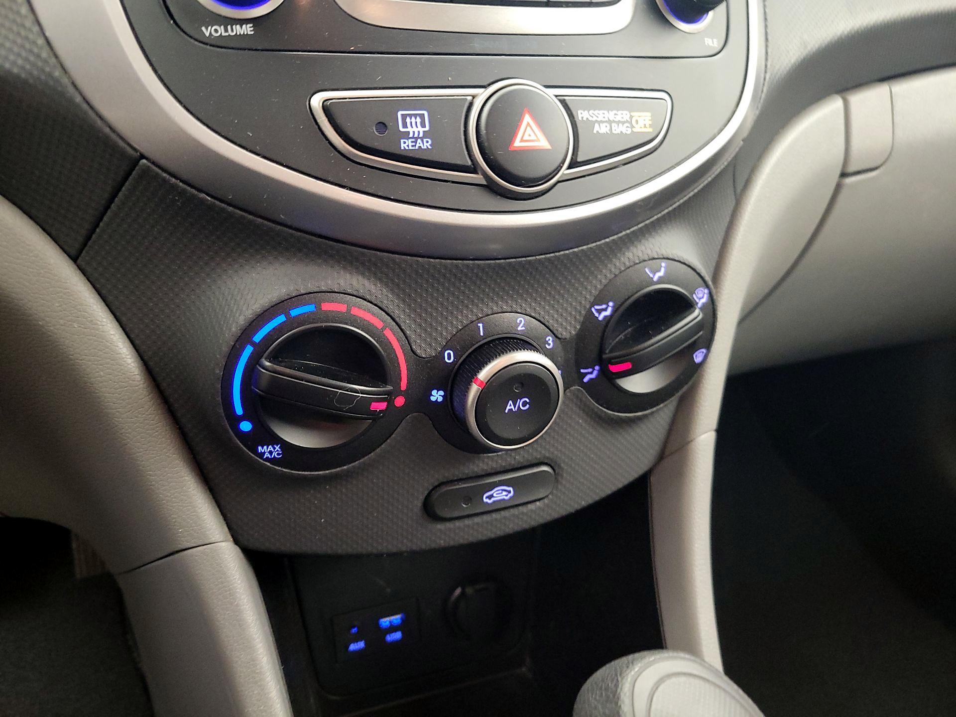 Thumbnail: 2015 Hyundai Accent - 15