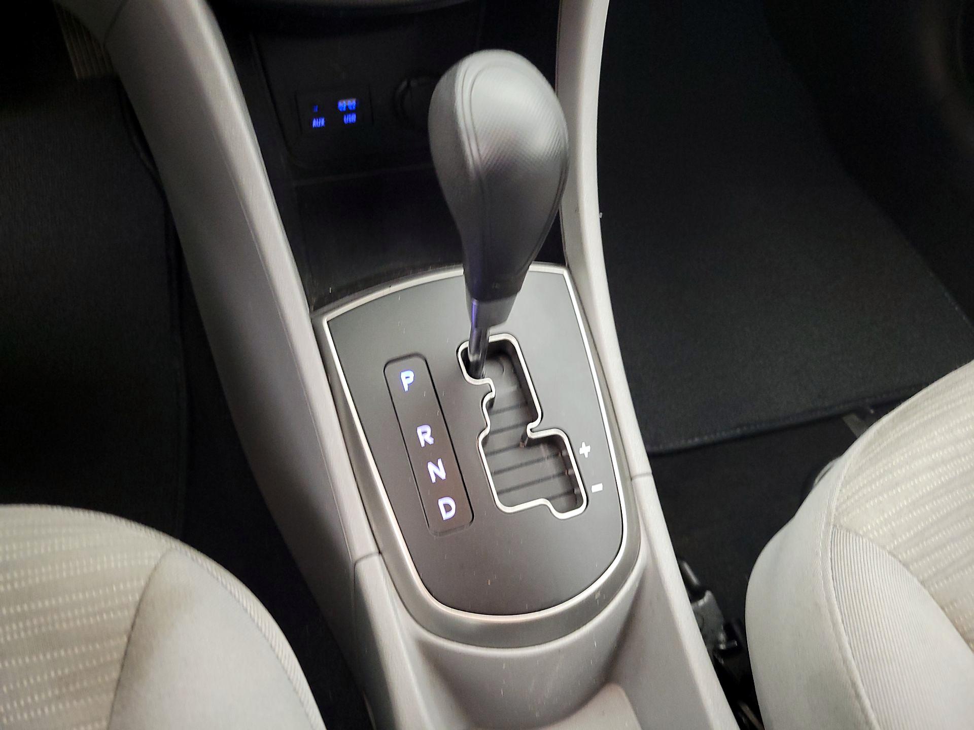 Thumbnail: 2015 Hyundai Accent - 16