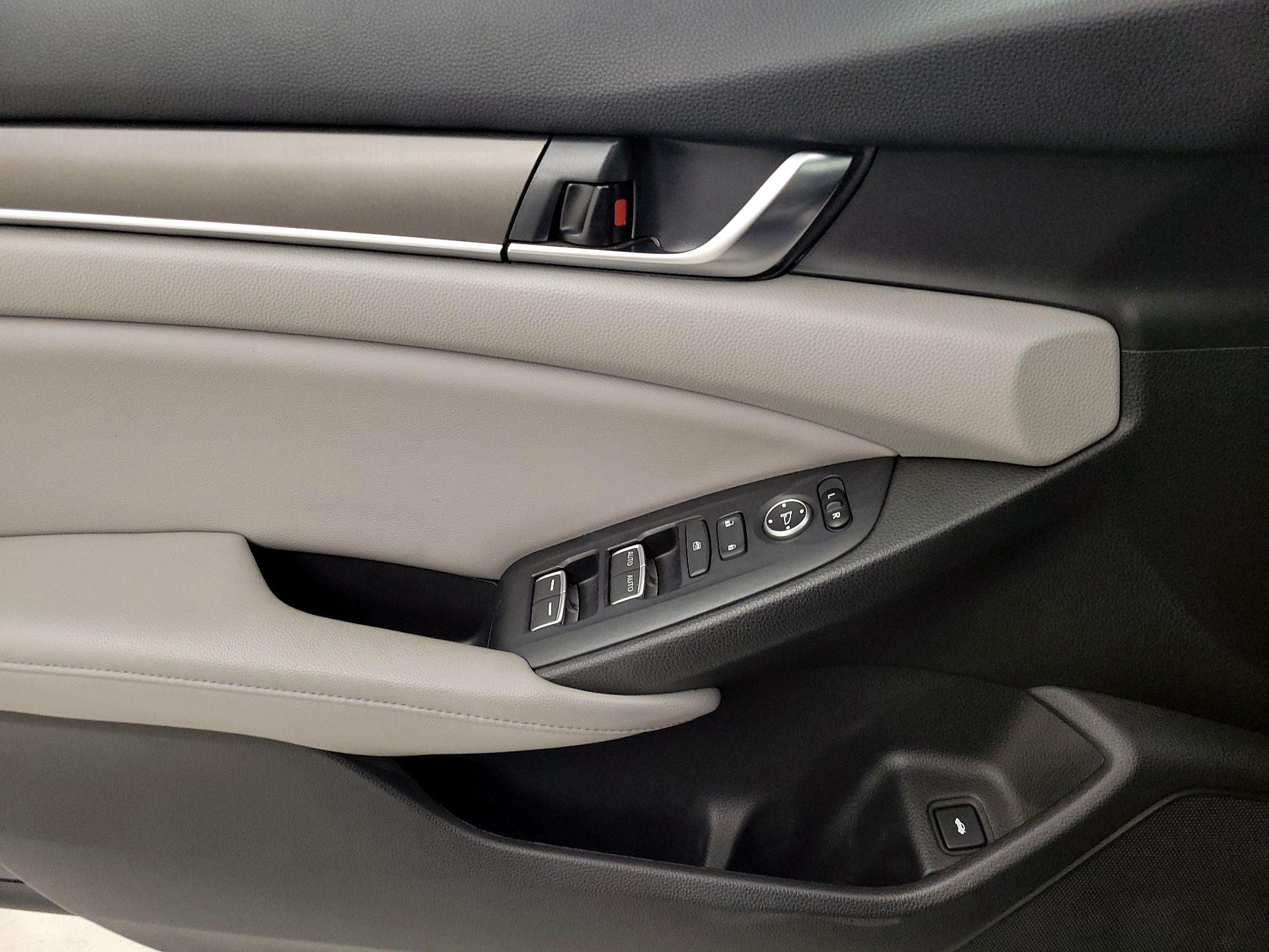 Thumbnail: 2018 Honda Accord - 12