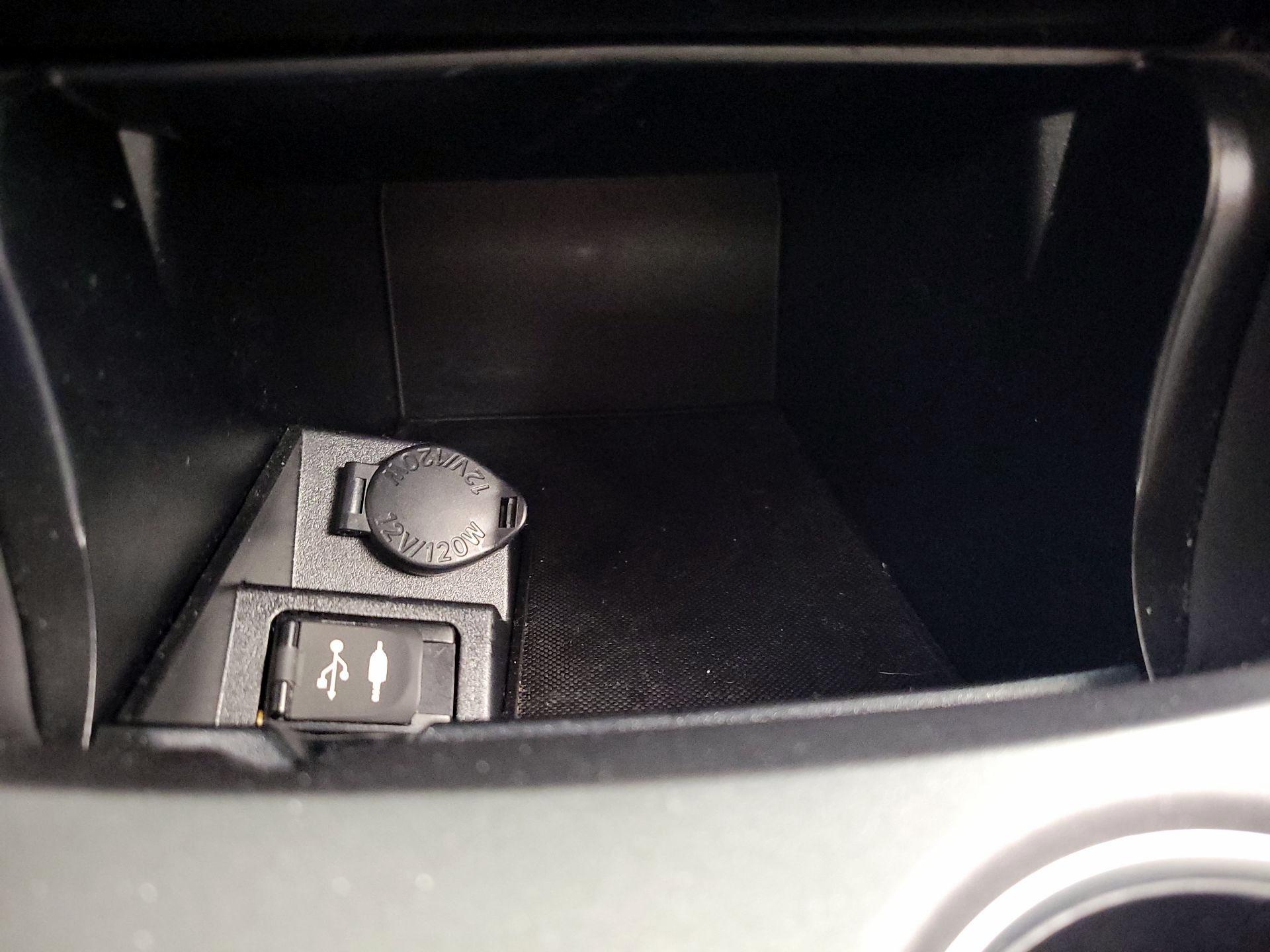 Thumbnail: 2017 Toyota Camry - 18