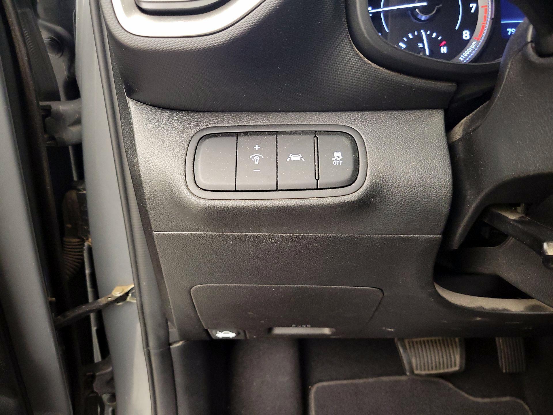 Thumbnail: 2021 Hyundai Venue - 13