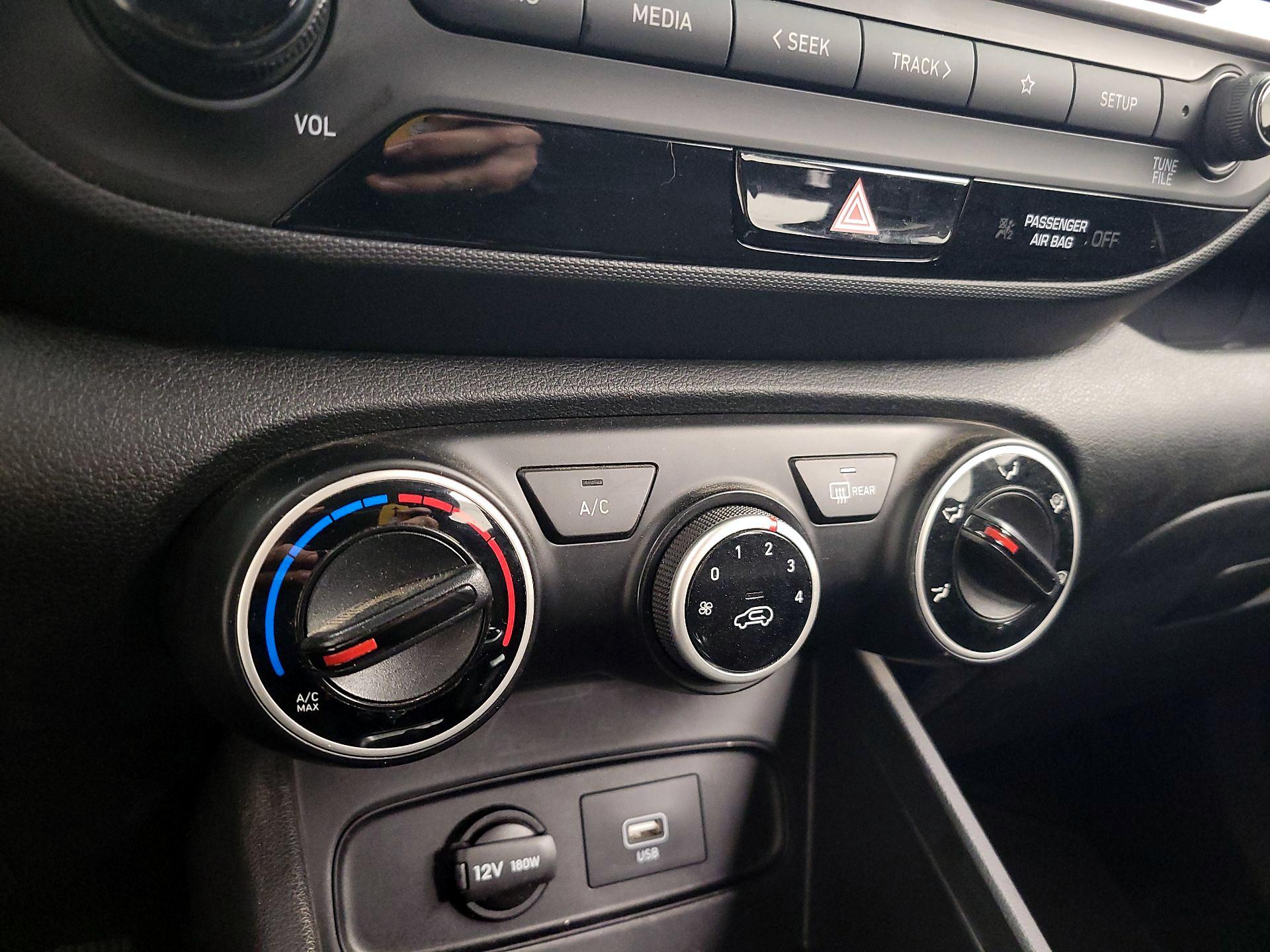 Thumbnail: 2021 Hyundai Venue - 16