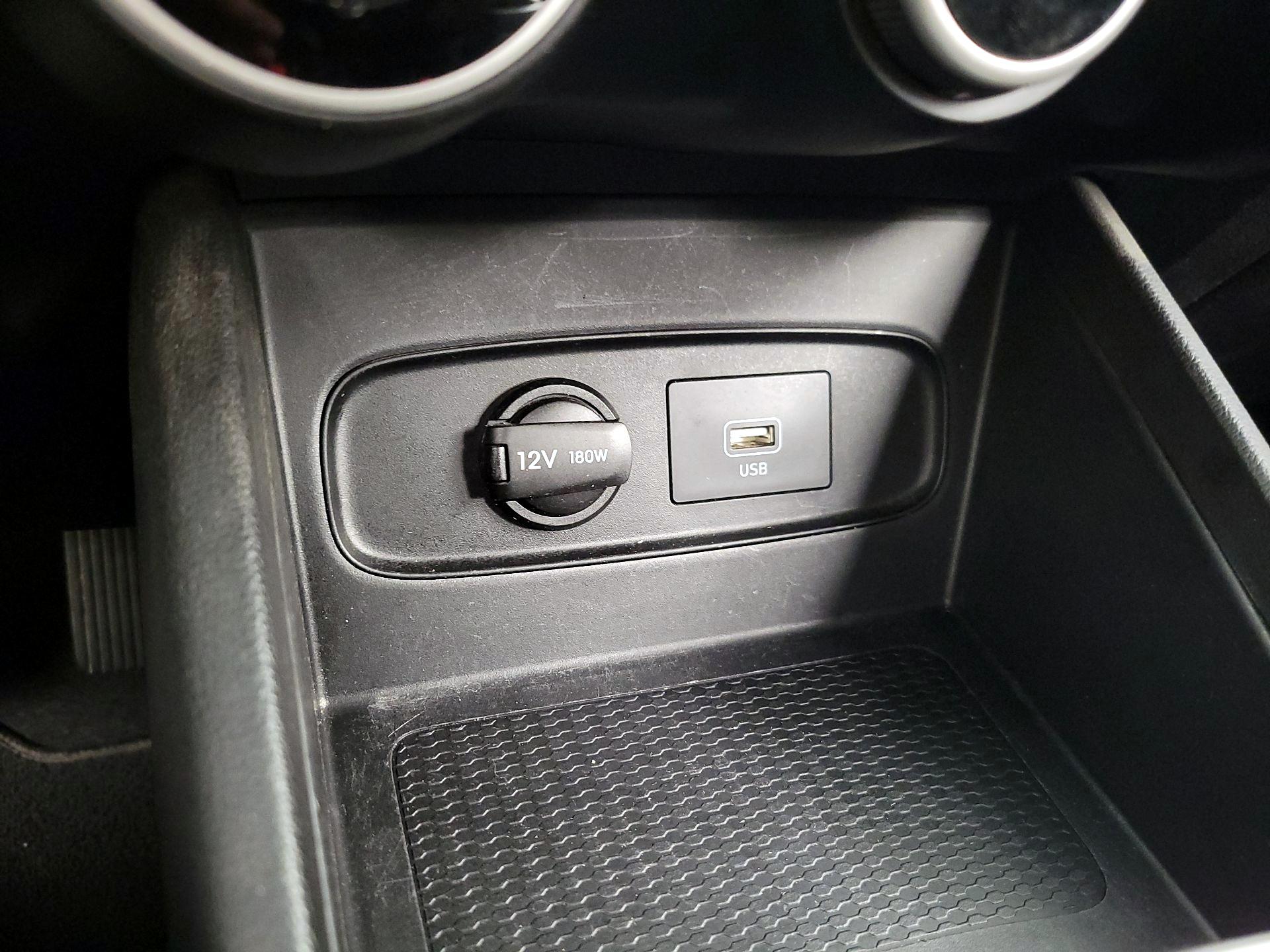 Thumbnail: 2021 Hyundai Venue - 18