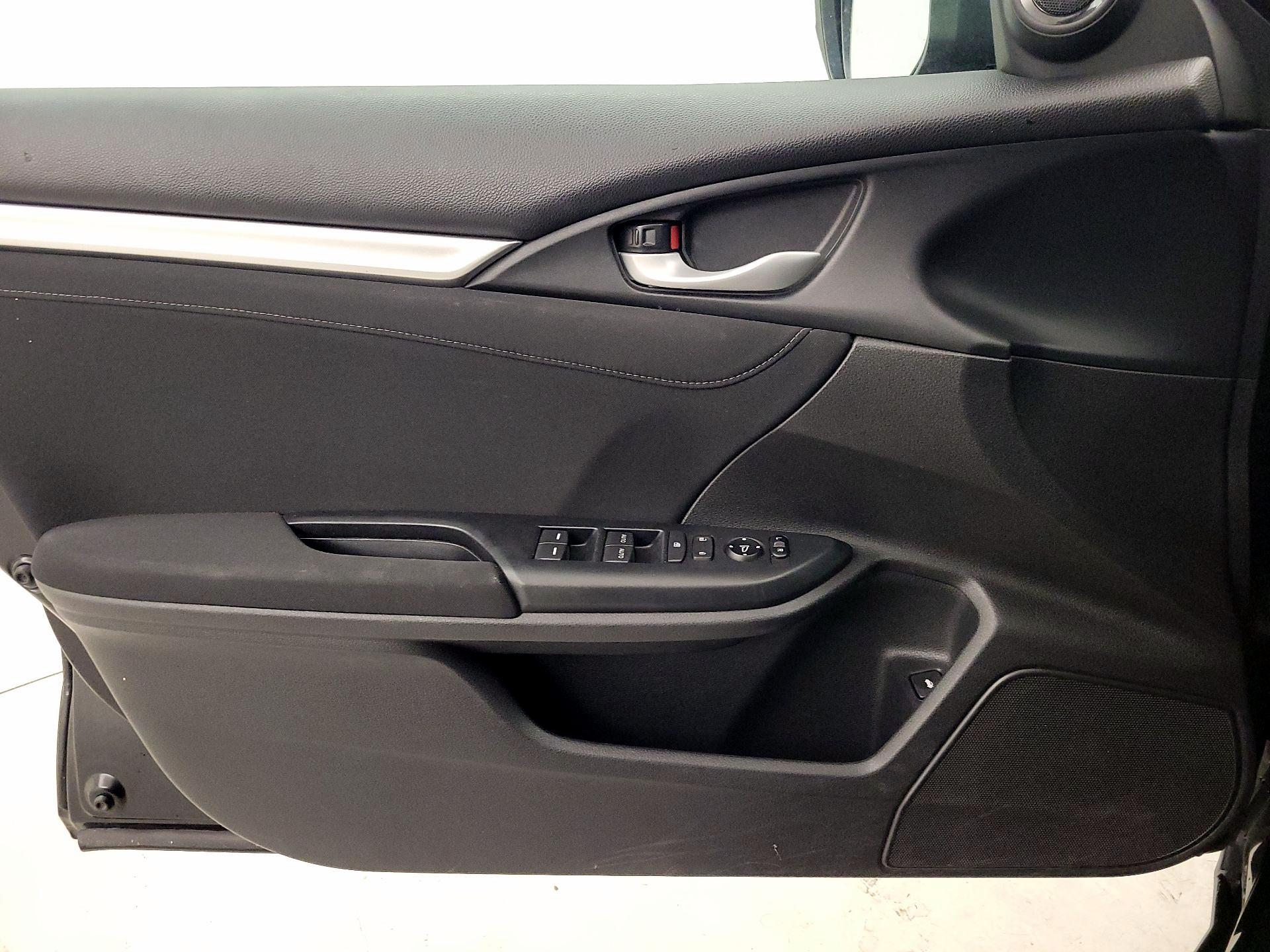 Thumbnail: 2016 Honda Civic - 12