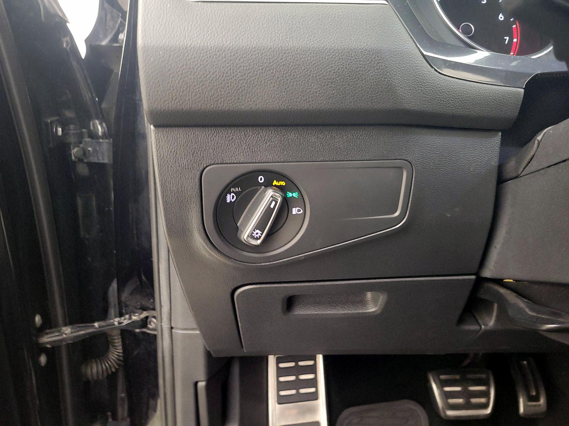 Thumbnail: 2020 Volkswagen Tiguan - 13