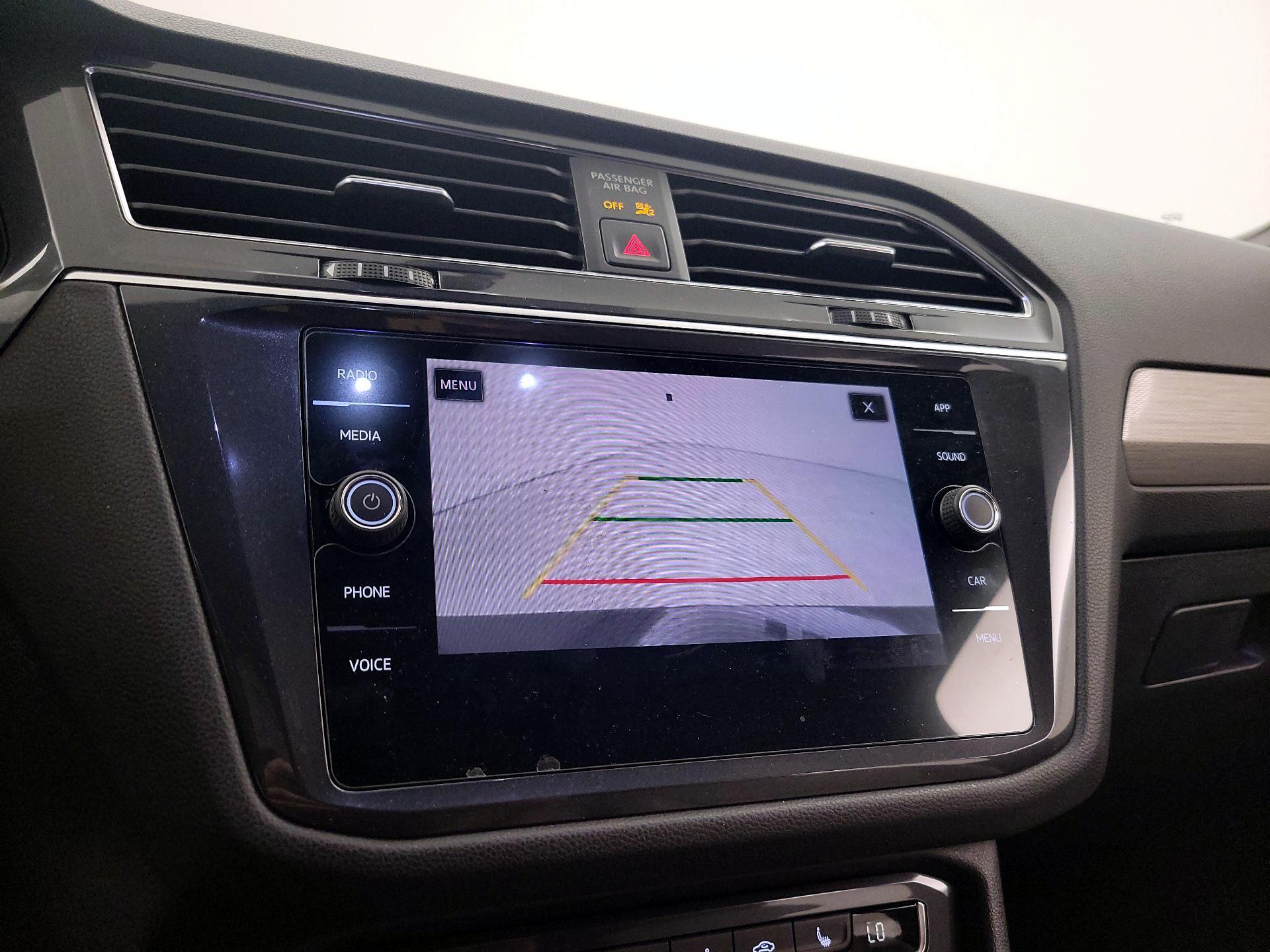 Thumbnail: 2020 Volkswagen Tiguan - 14