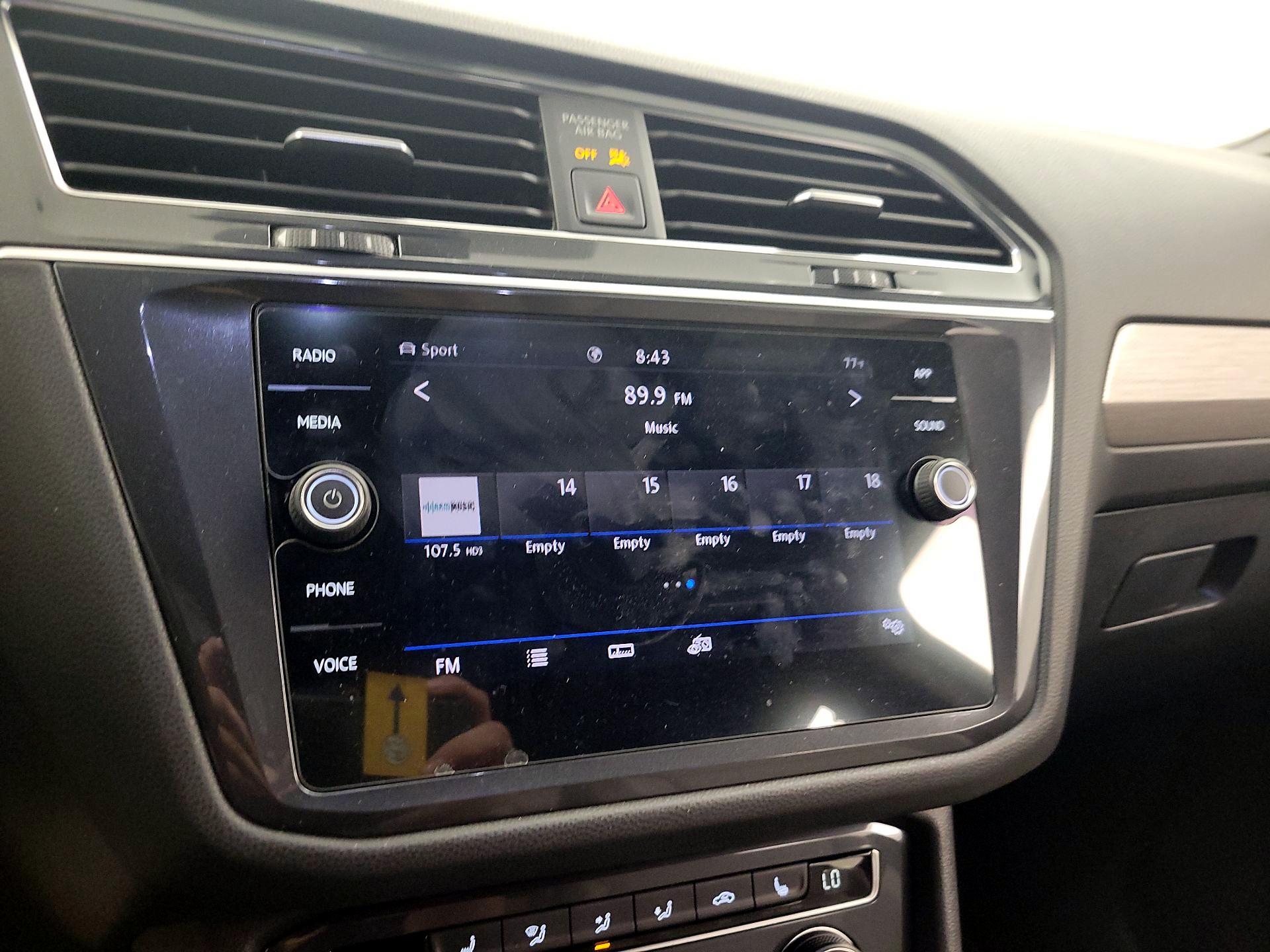 Thumbnail: 2020 Volkswagen Tiguan - 15