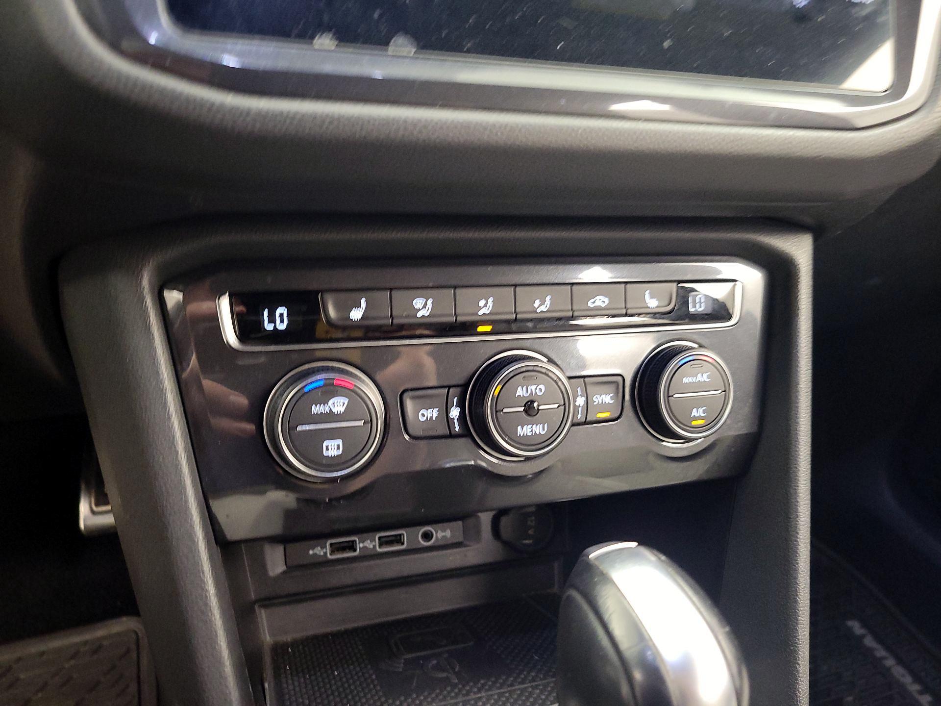 Thumbnail: 2020 Volkswagen Tiguan - 16