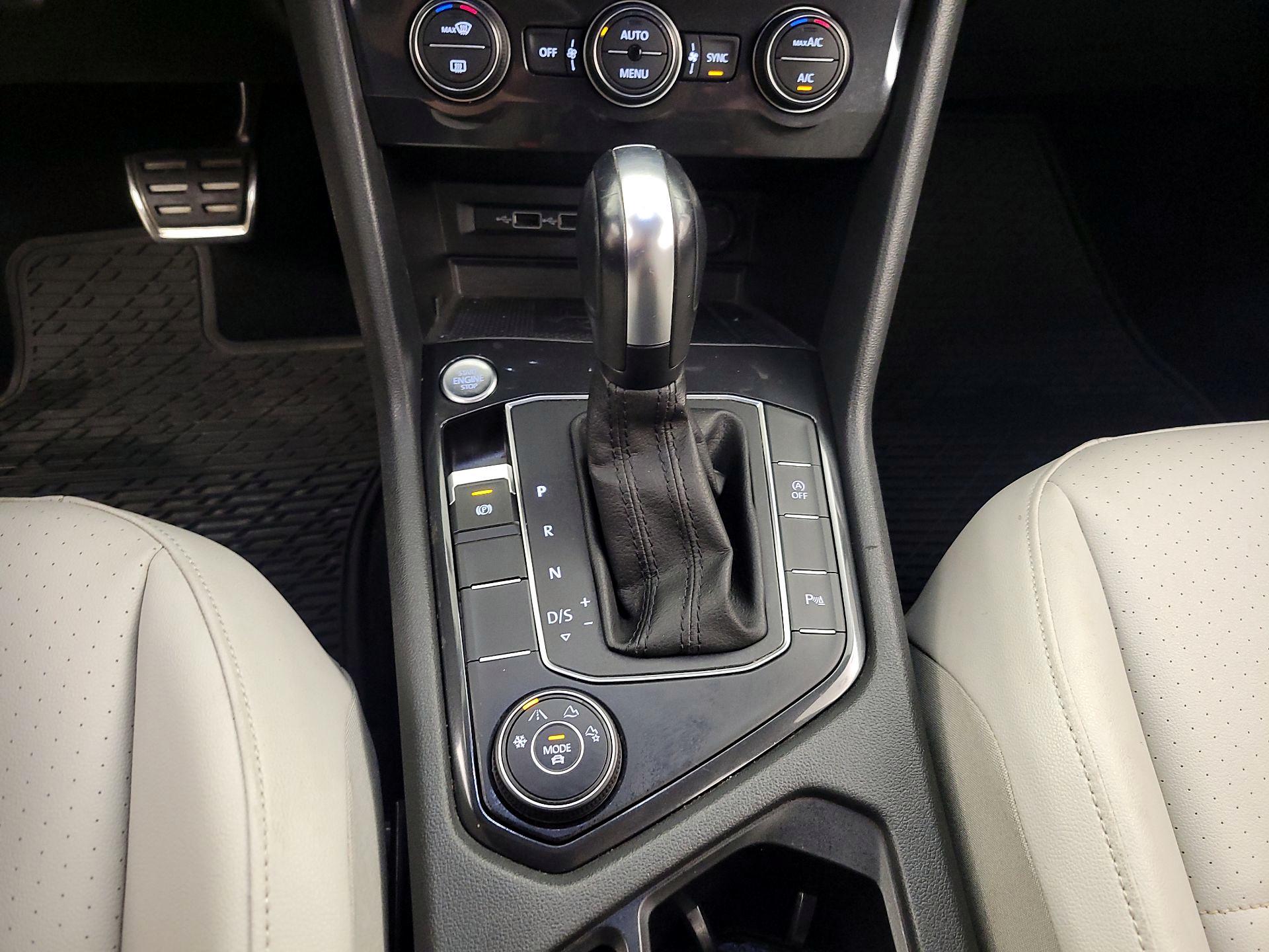 Thumbnail: 2020 Volkswagen Tiguan - 17