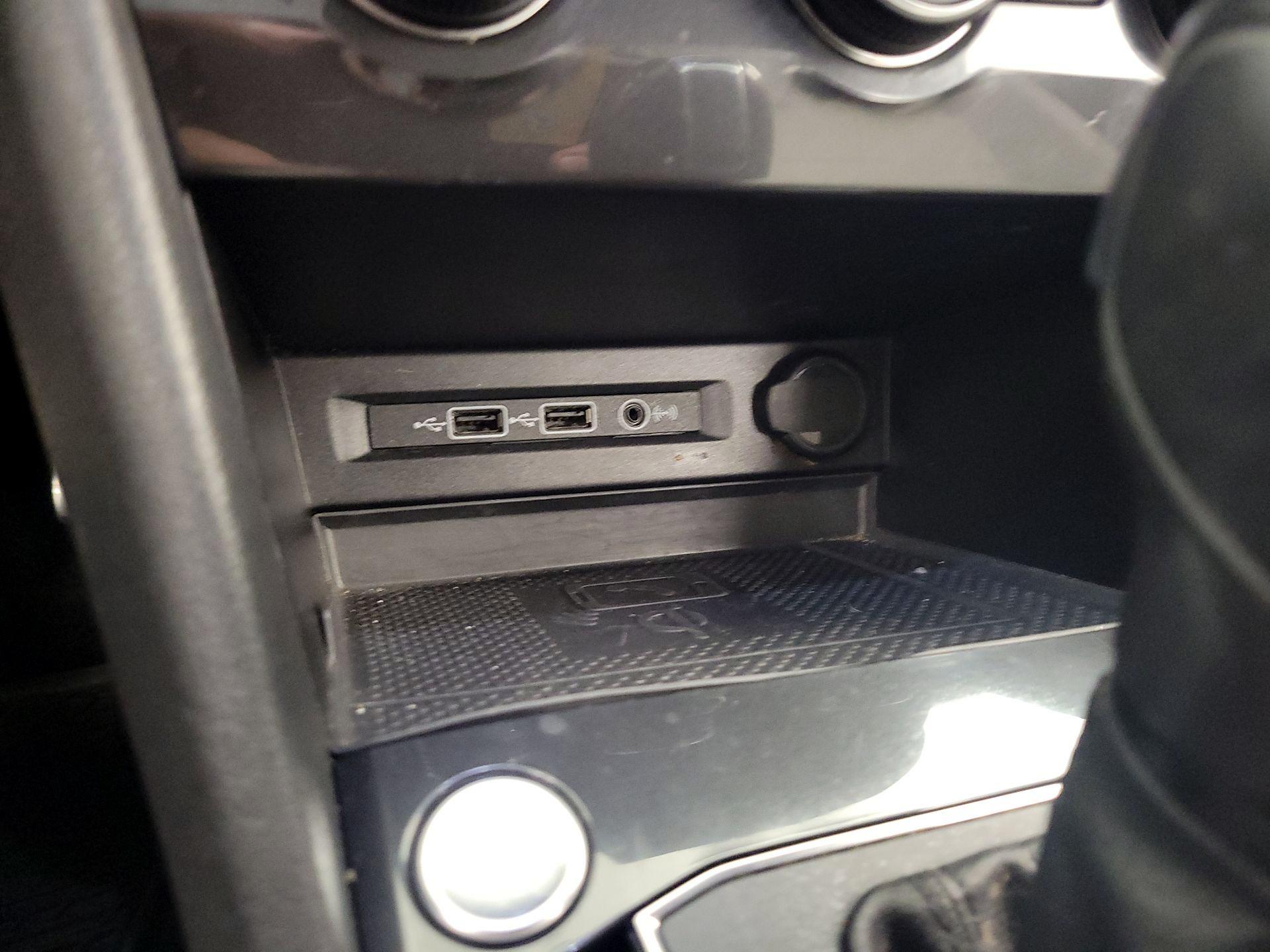 Thumbnail: 2020 Volkswagen Tiguan - 18