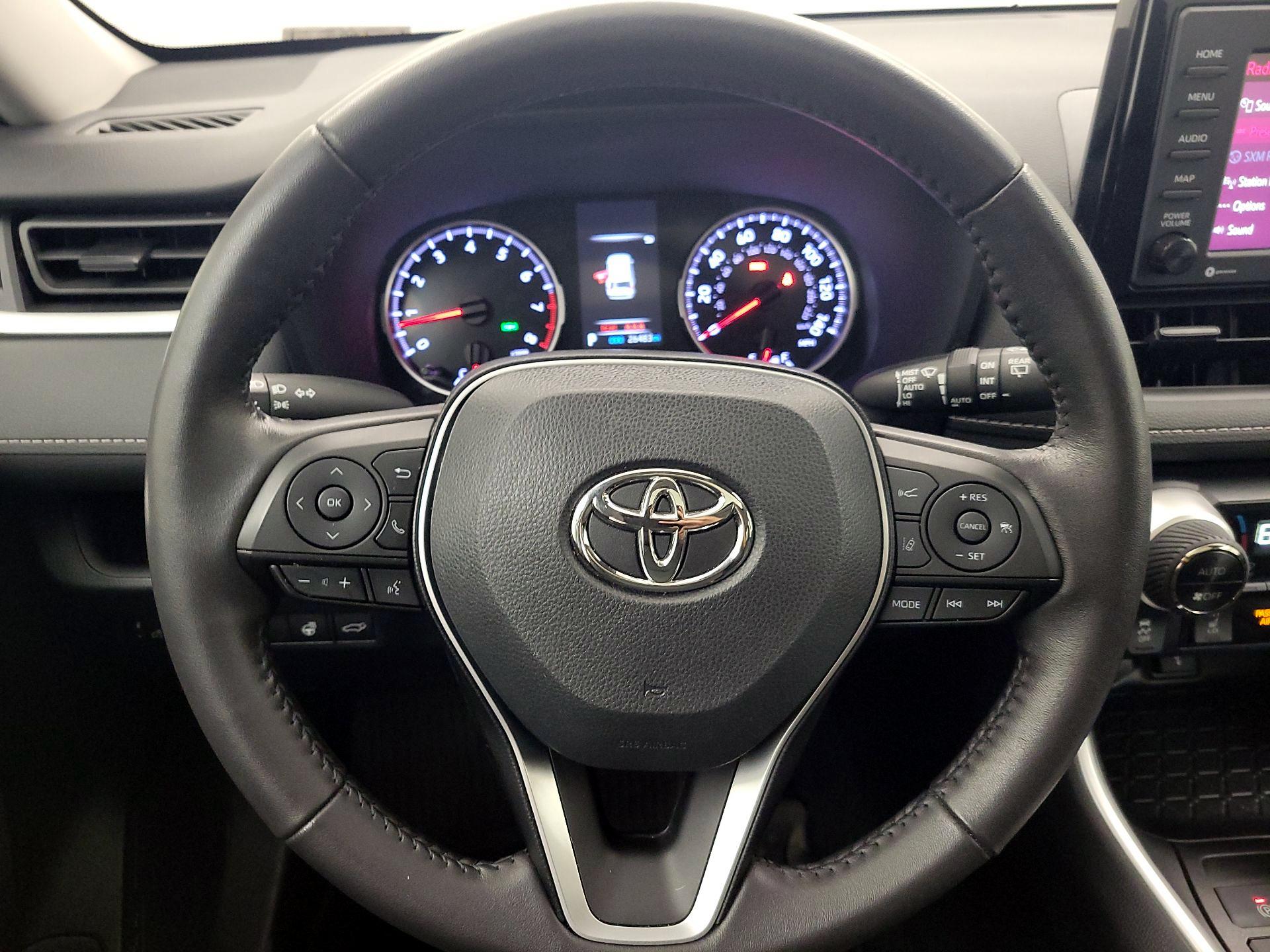 Thumbnail: 2022 Toyota RAV4 - 10