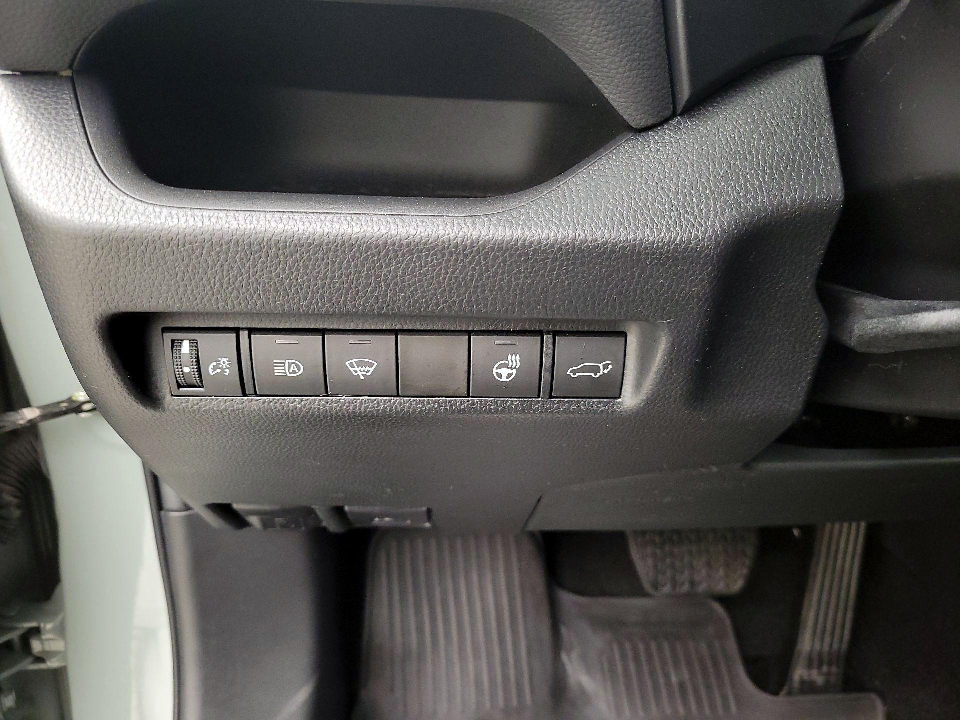 Thumbnail: 2022 Toyota RAV4 - 13