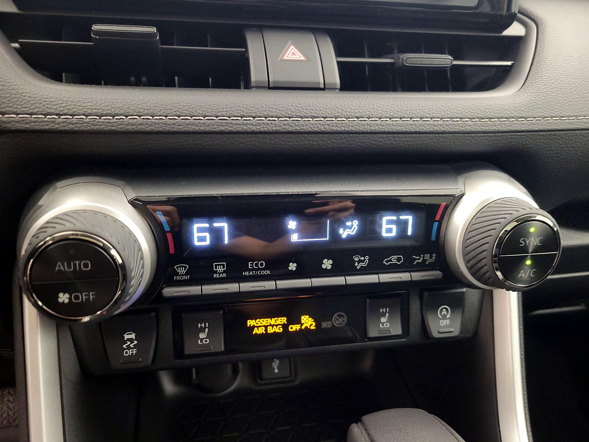 Thumbnail: 2022 Toyota RAV4 - 16