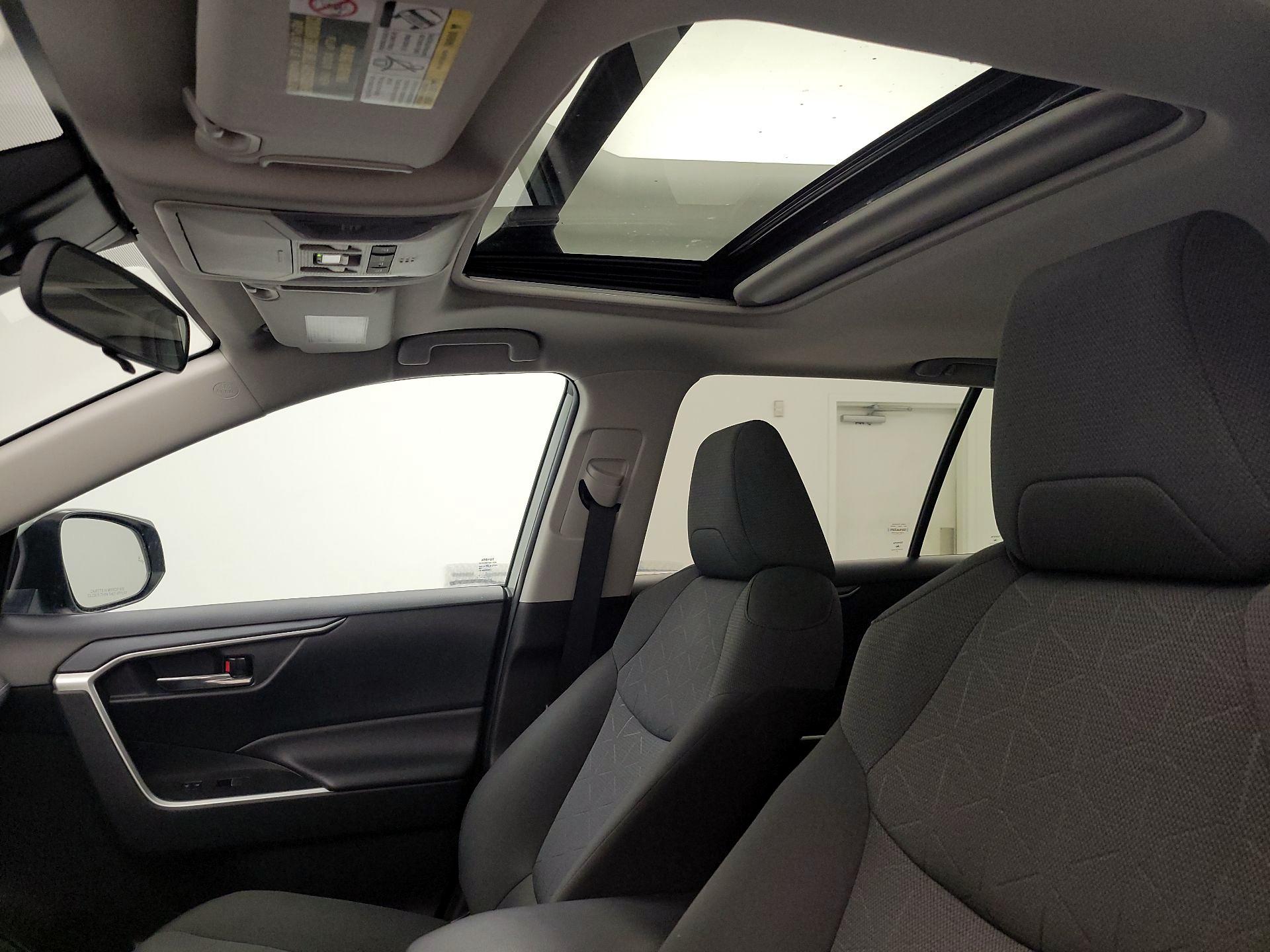 Thumbnail: 2022 Toyota RAV4 - 19