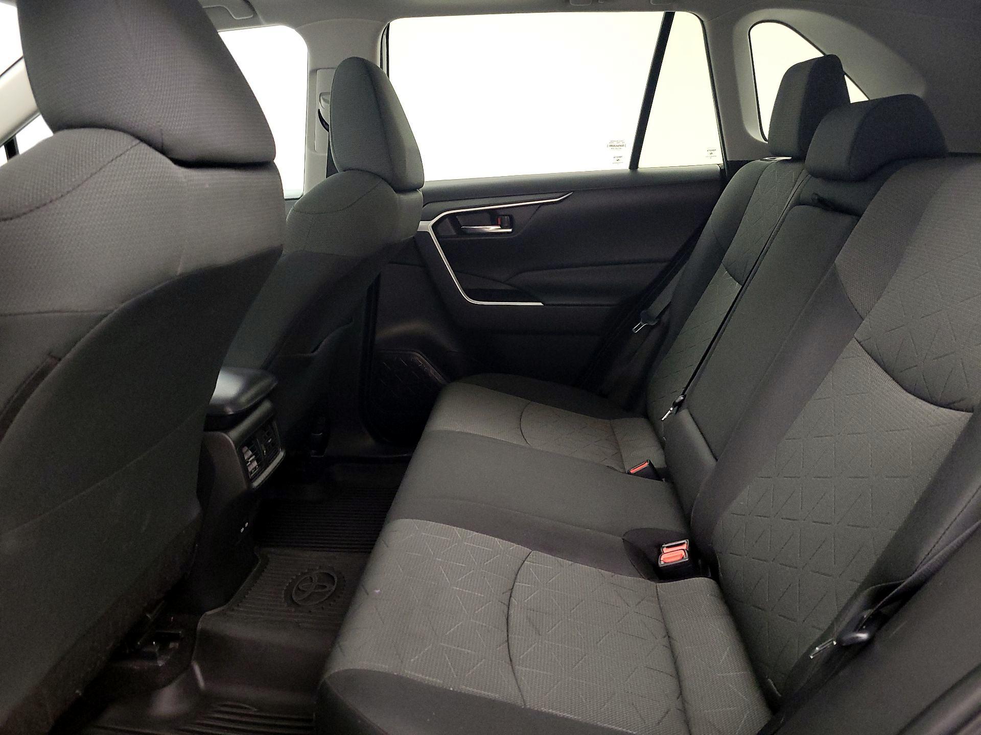 Thumbnail: 2022 Toyota RAV4 - 20