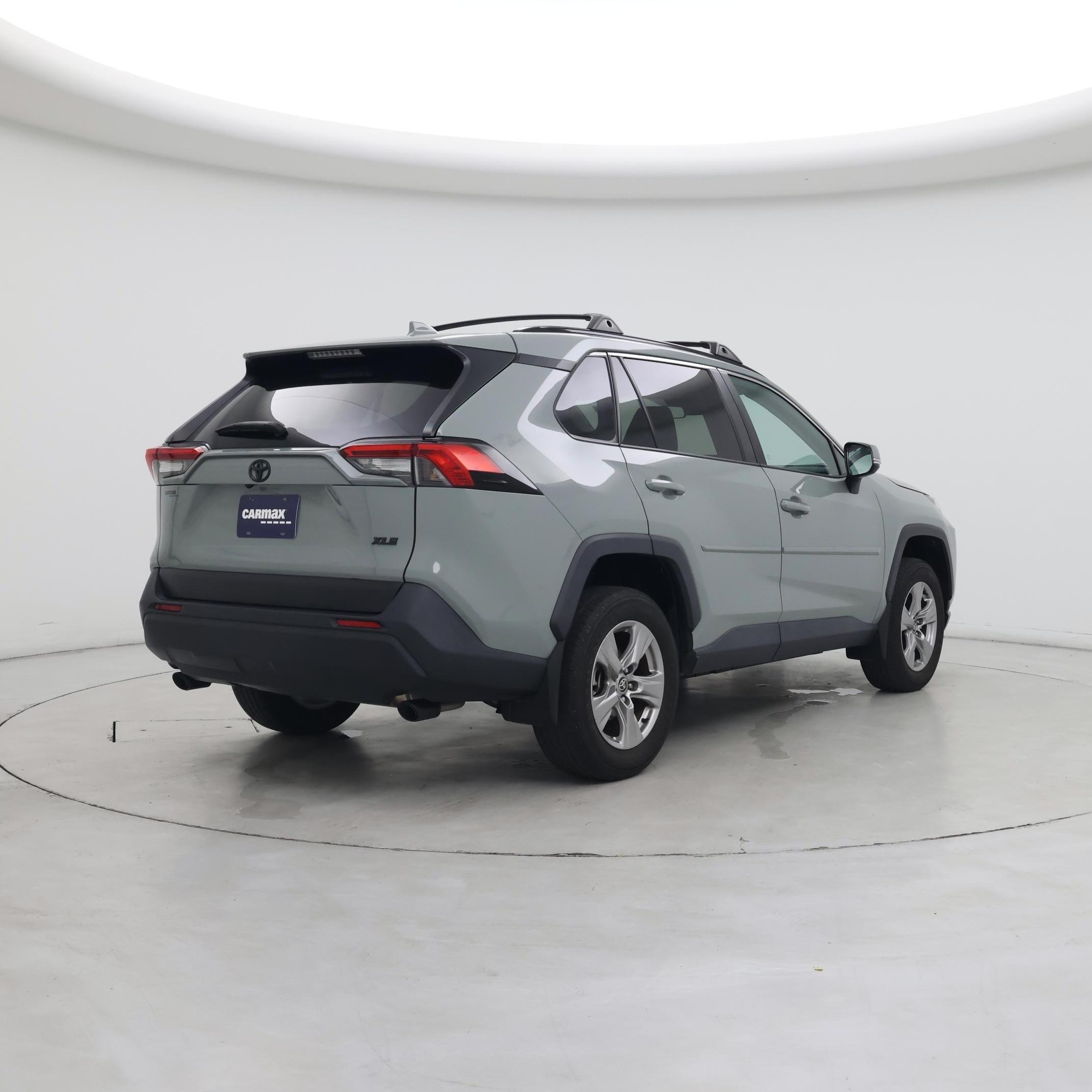 Thumbnail: 2022 Toyota RAV4 - 8