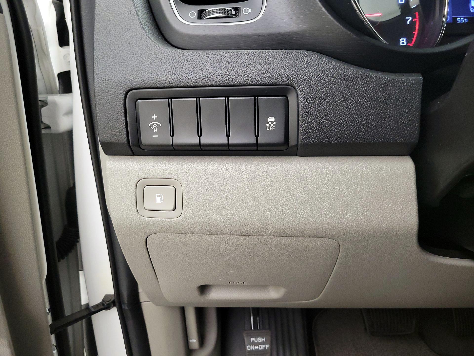 Thumbnail: 2020 Kia Sedona - 13