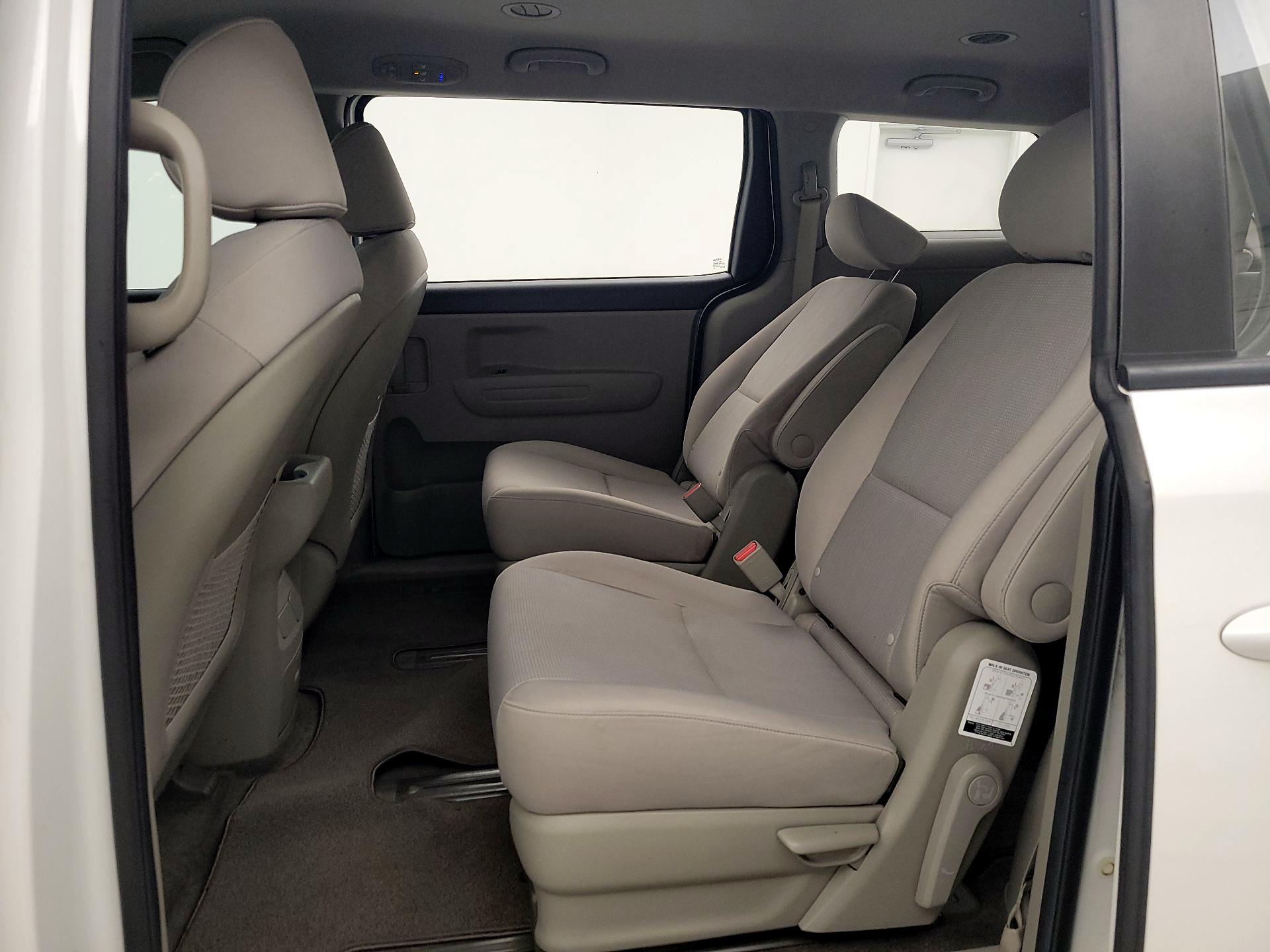 Thumbnail: 2020 Kia Sedona - 19