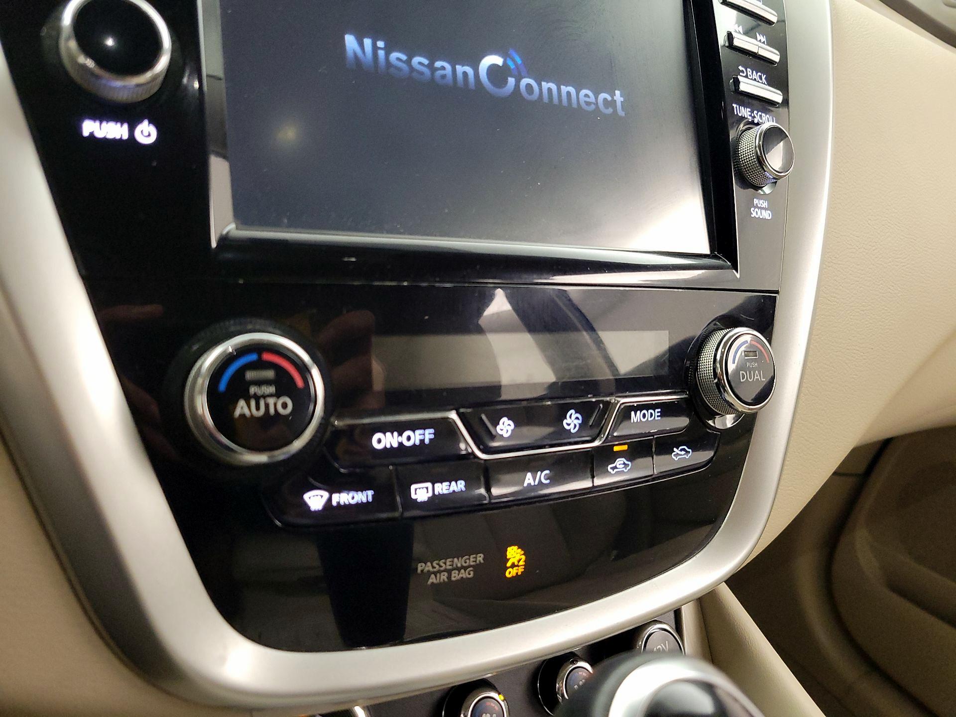 Thumbnail: 2015 Nissan Murano - 17