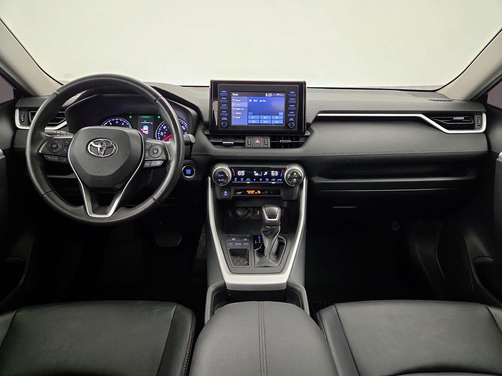 Thumbnail: 2019 Toyota RAV4 - 9