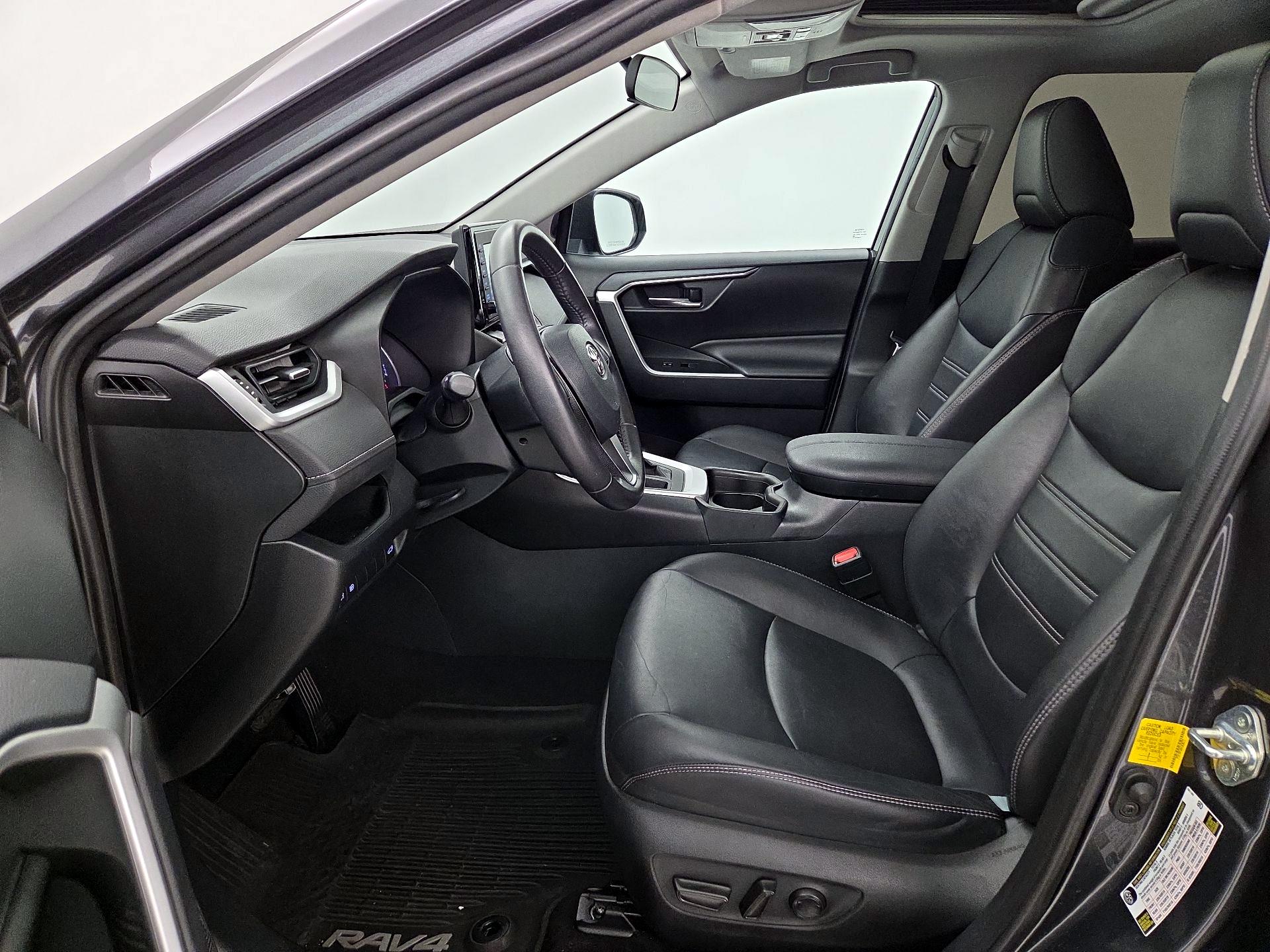 Thumbnail: 2019 Toyota RAV4 - 11