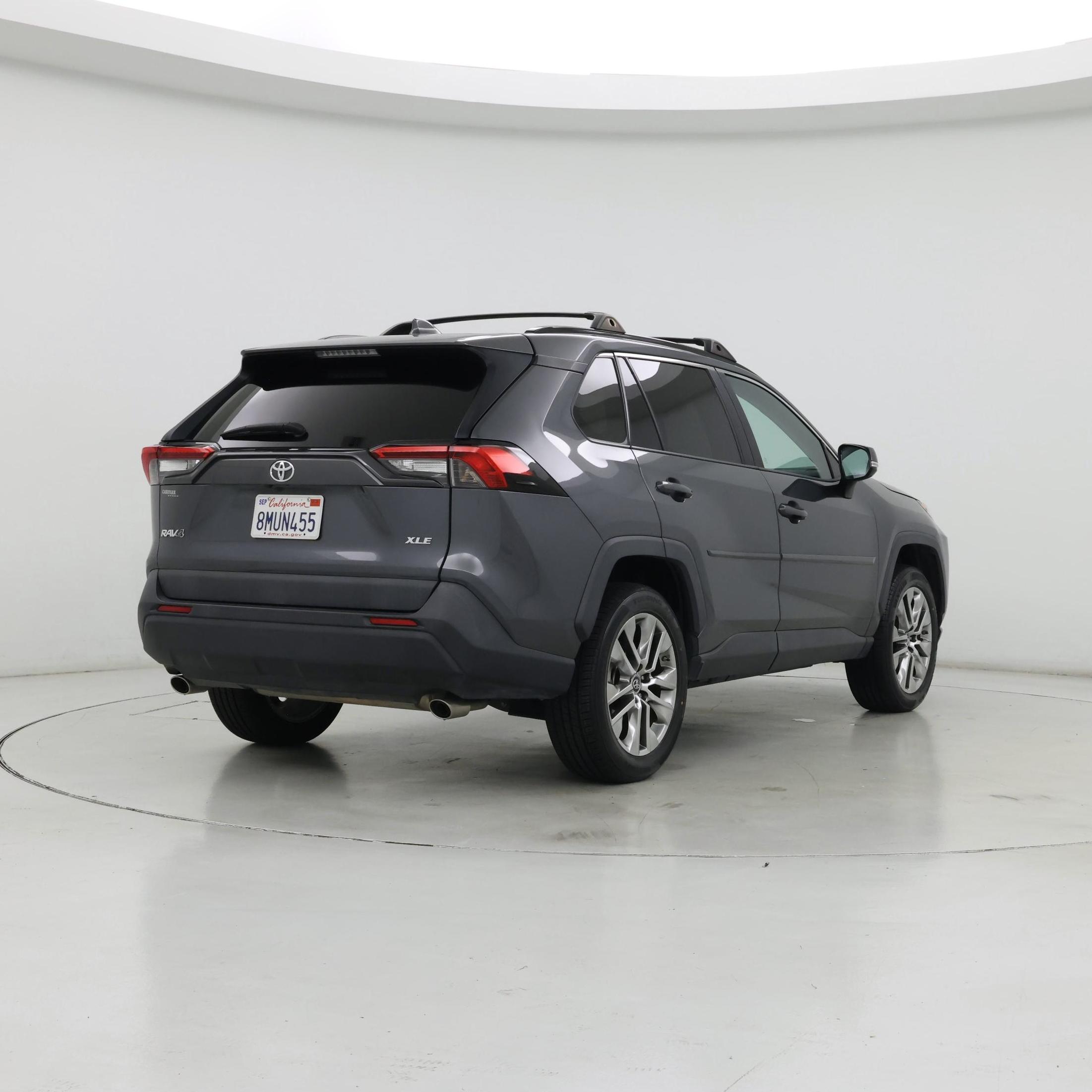 Thumbnail: 2019 Toyota RAV4 - 8
