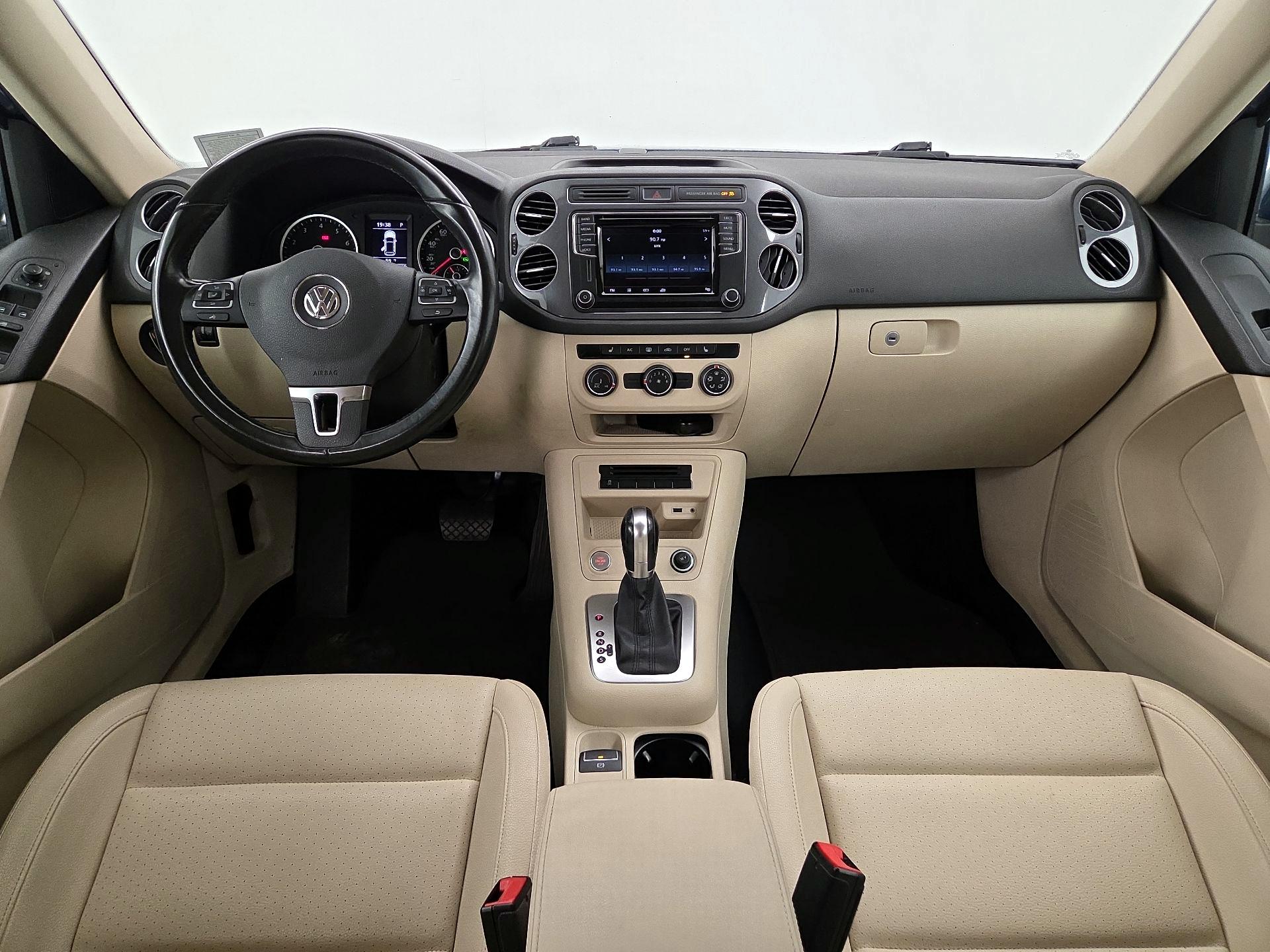 Thumbnail: 2017 Volkswagen Tiguan - 9