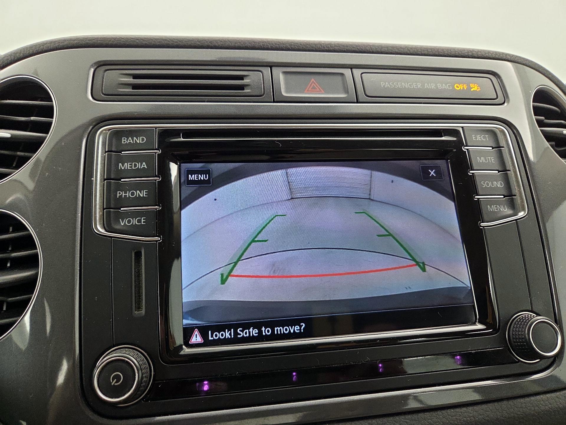 Thumbnail: 2017 Volkswagen Tiguan - 14