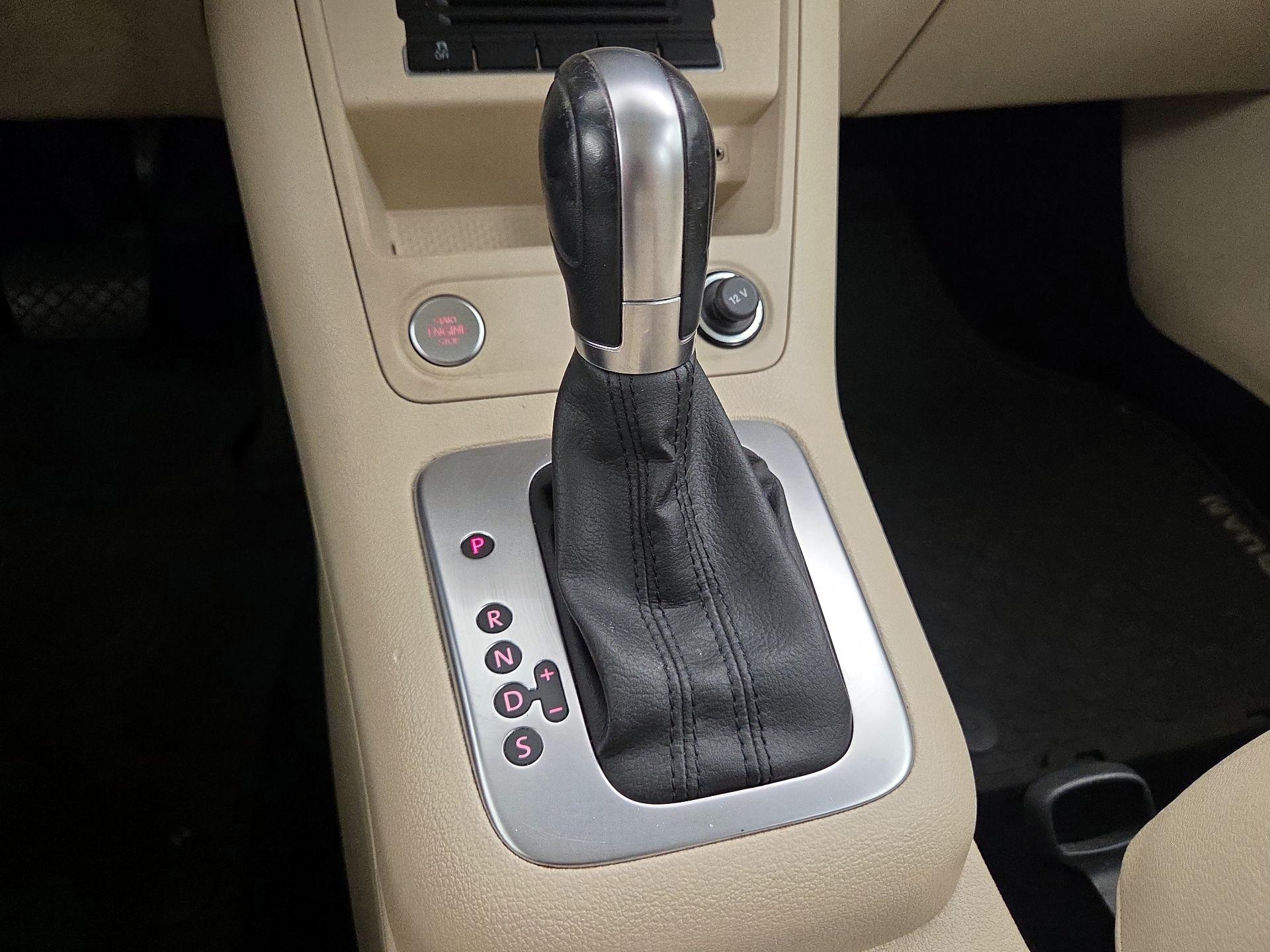 Thumbnail: 2017 Volkswagen Tiguan - 17