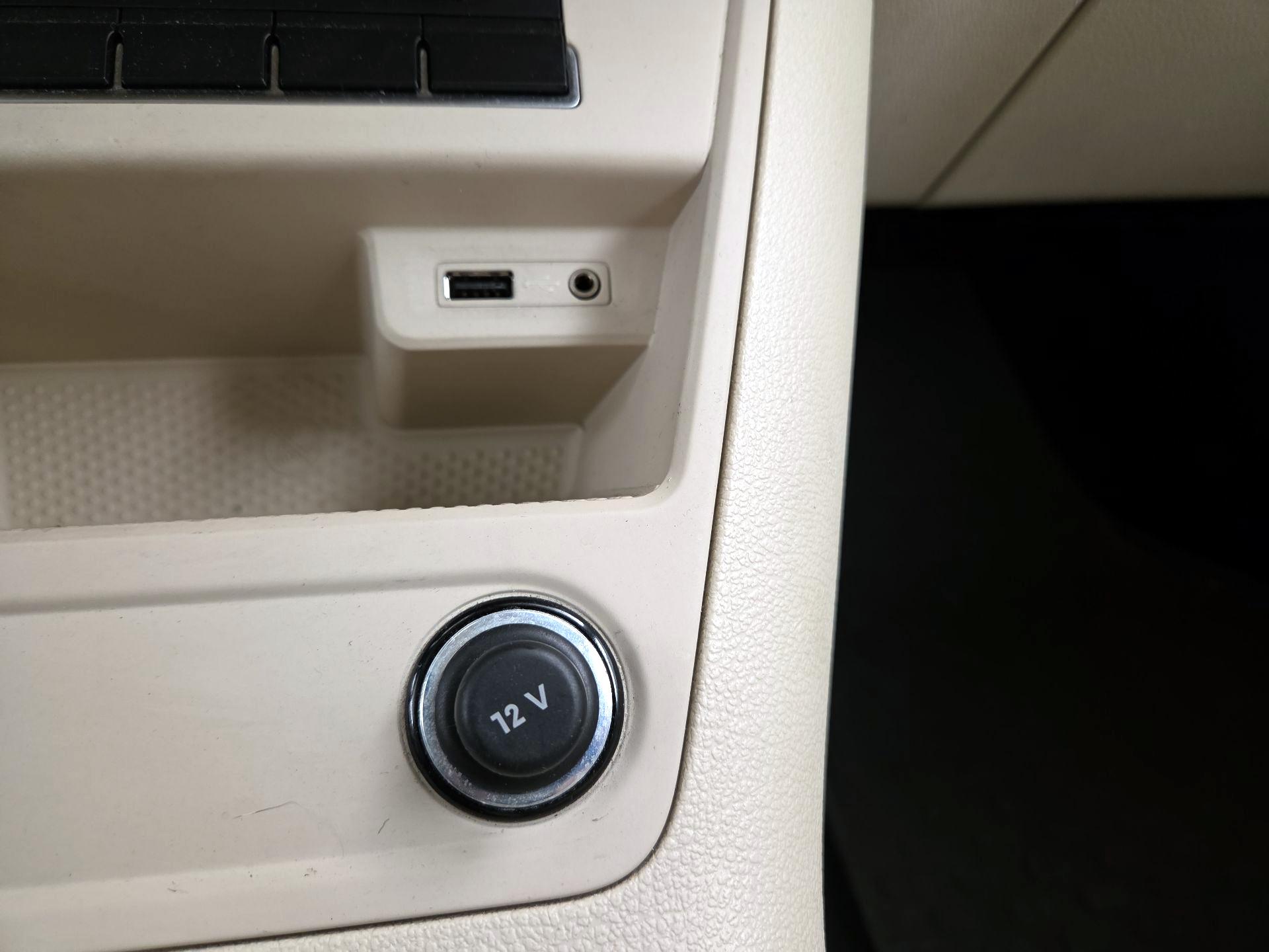 Thumbnail: 2017 Volkswagen Tiguan - 18