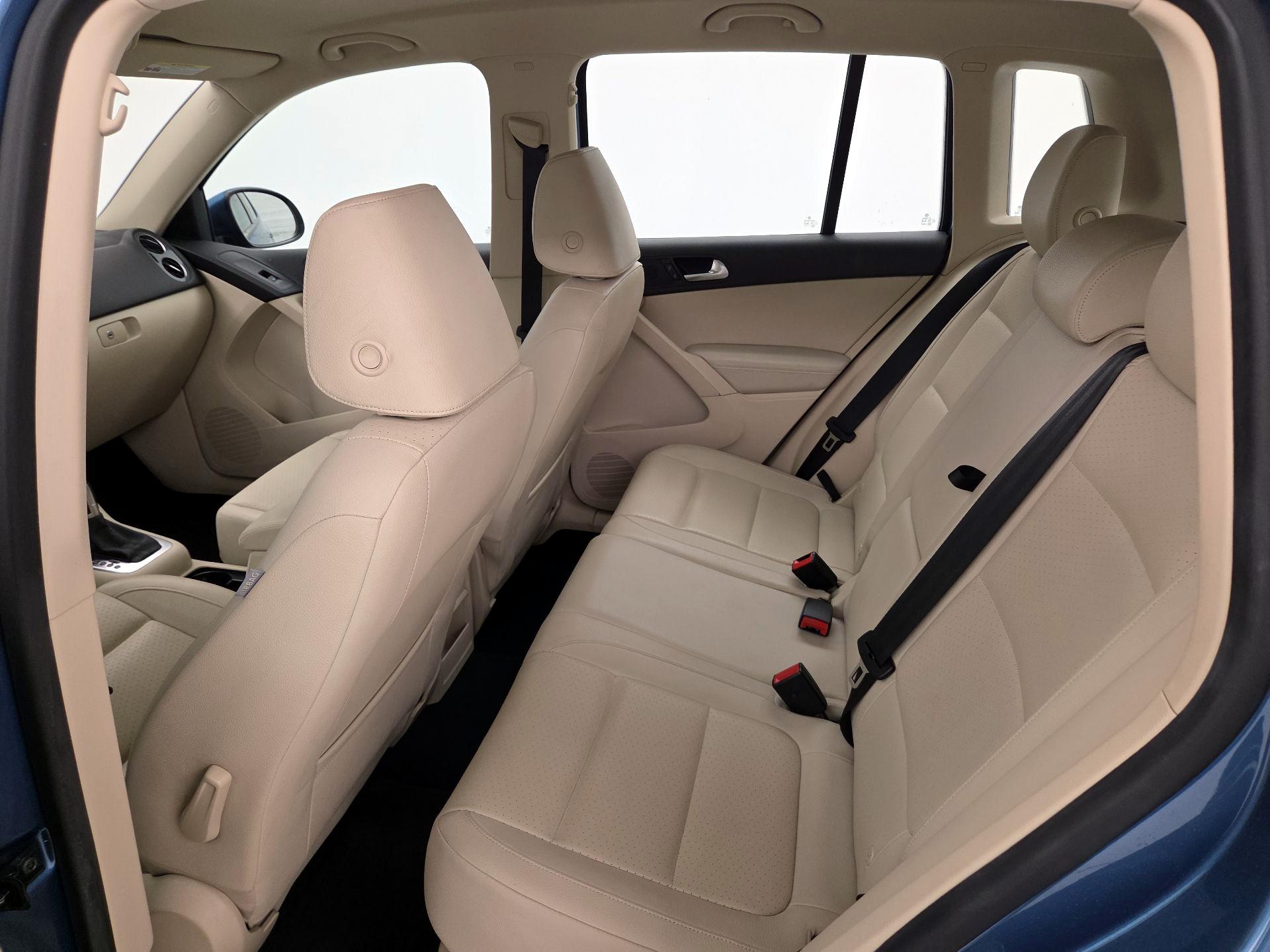 Thumbnail: 2017 Volkswagen Tiguan - 19