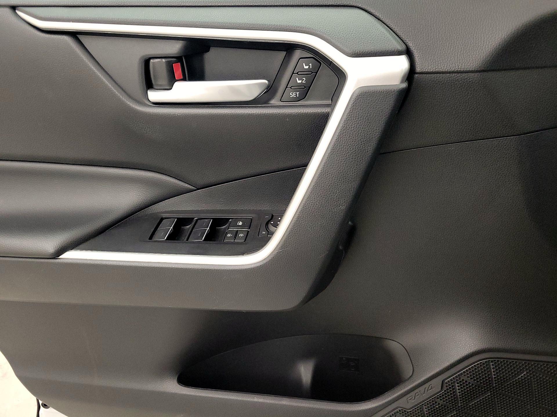 Thumbnail: 2023 Toyota RAV4 - 12