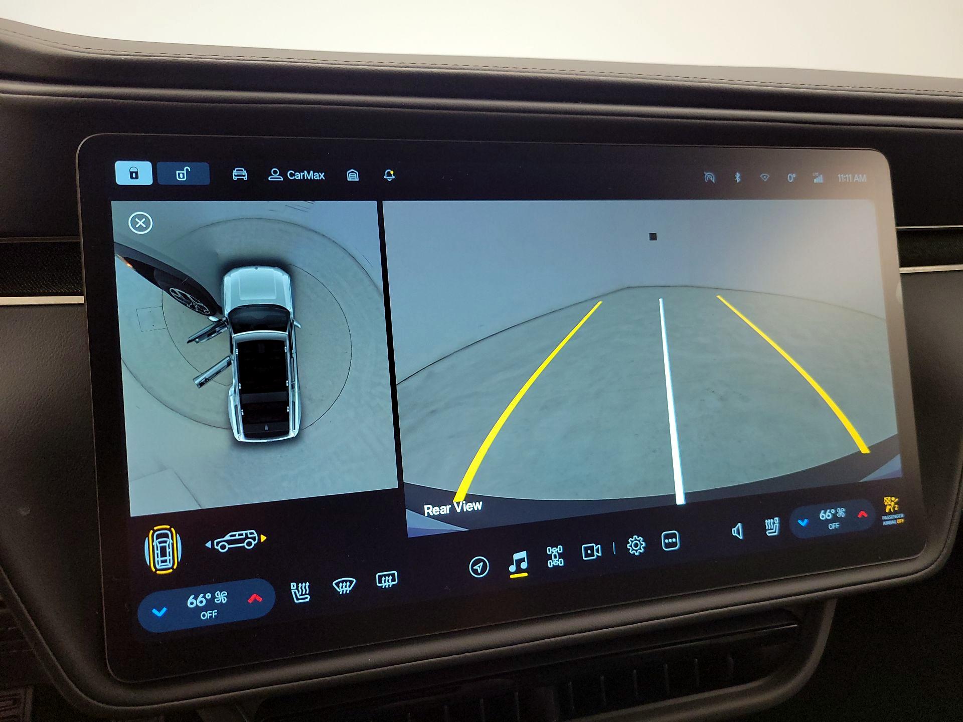 Thumbnail: 2025 Rivian R1S - 13