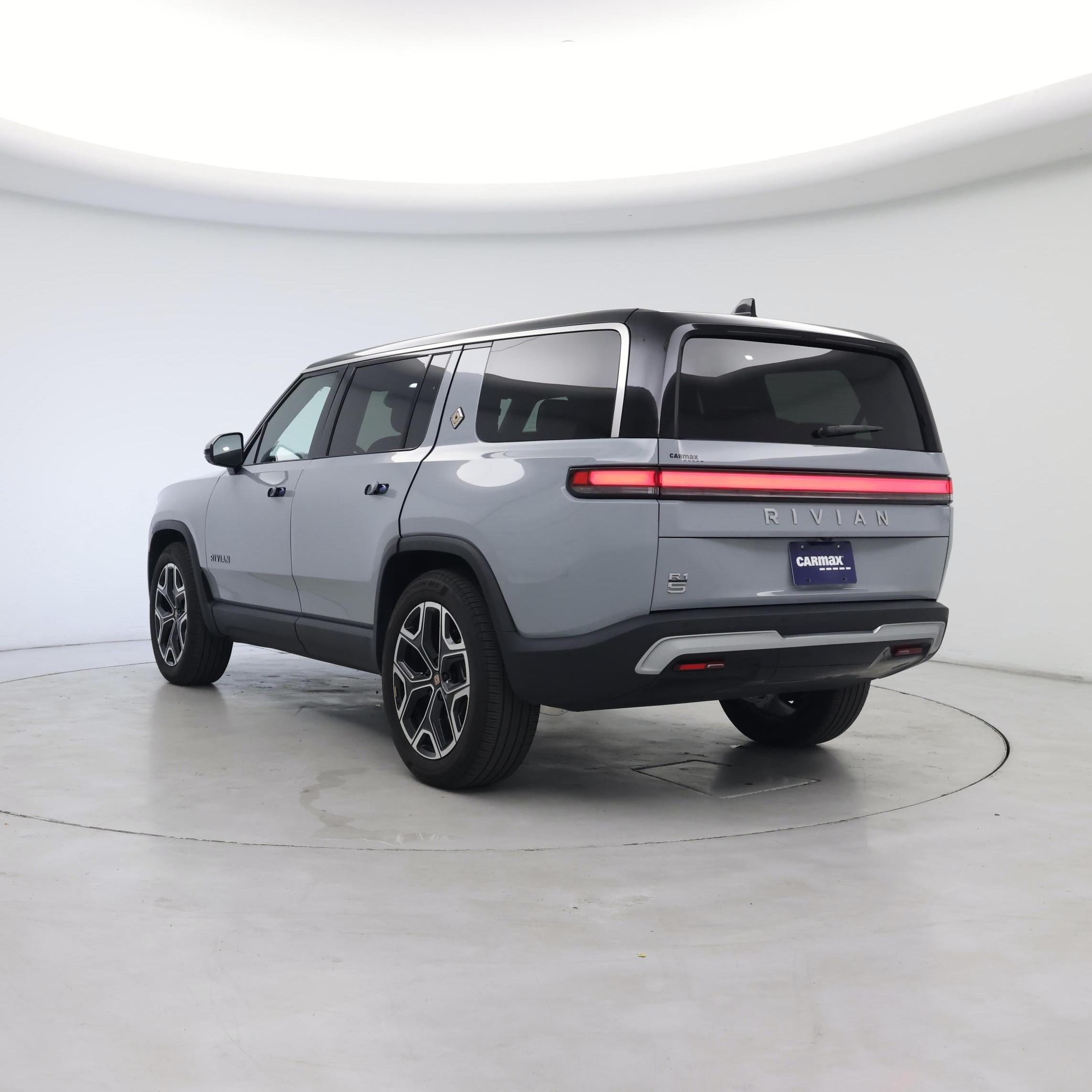 Thumbnail: 2025 Rivian R1S - 2