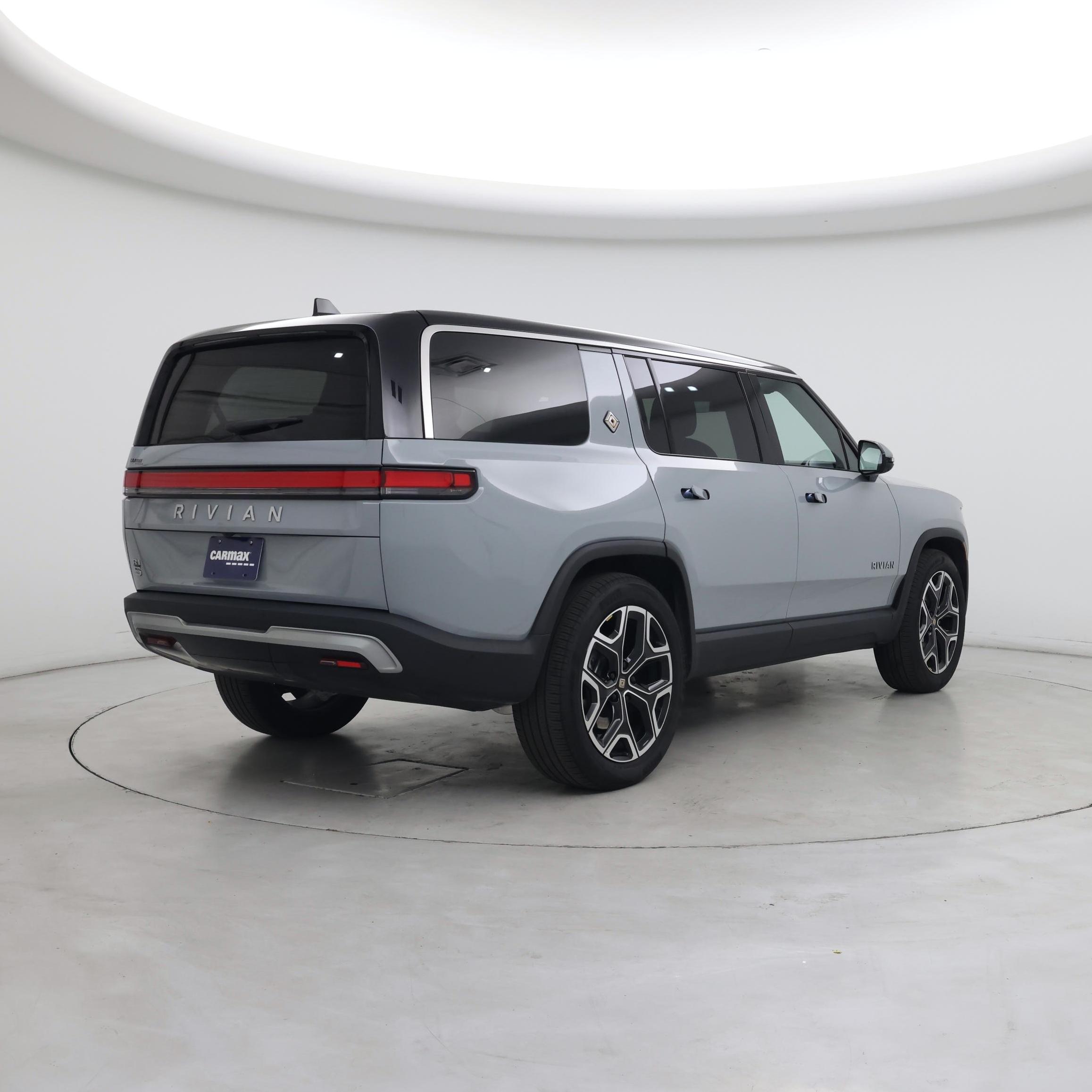 Thumbnail: 2025 Rivian R1S - 8