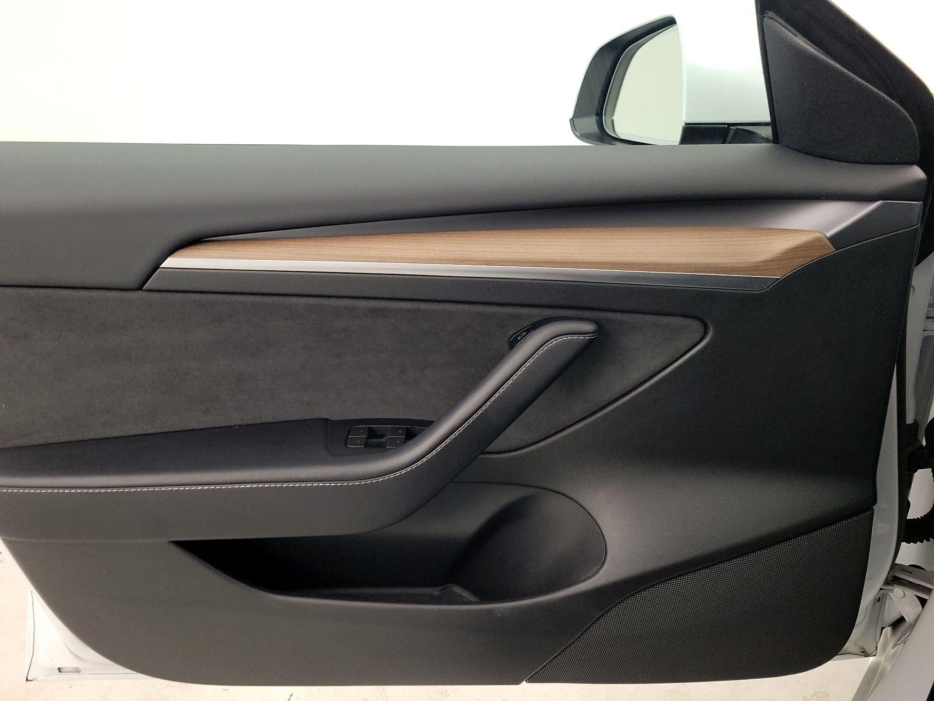 Thumbnail: 2023 Tesla Model 3 - 12