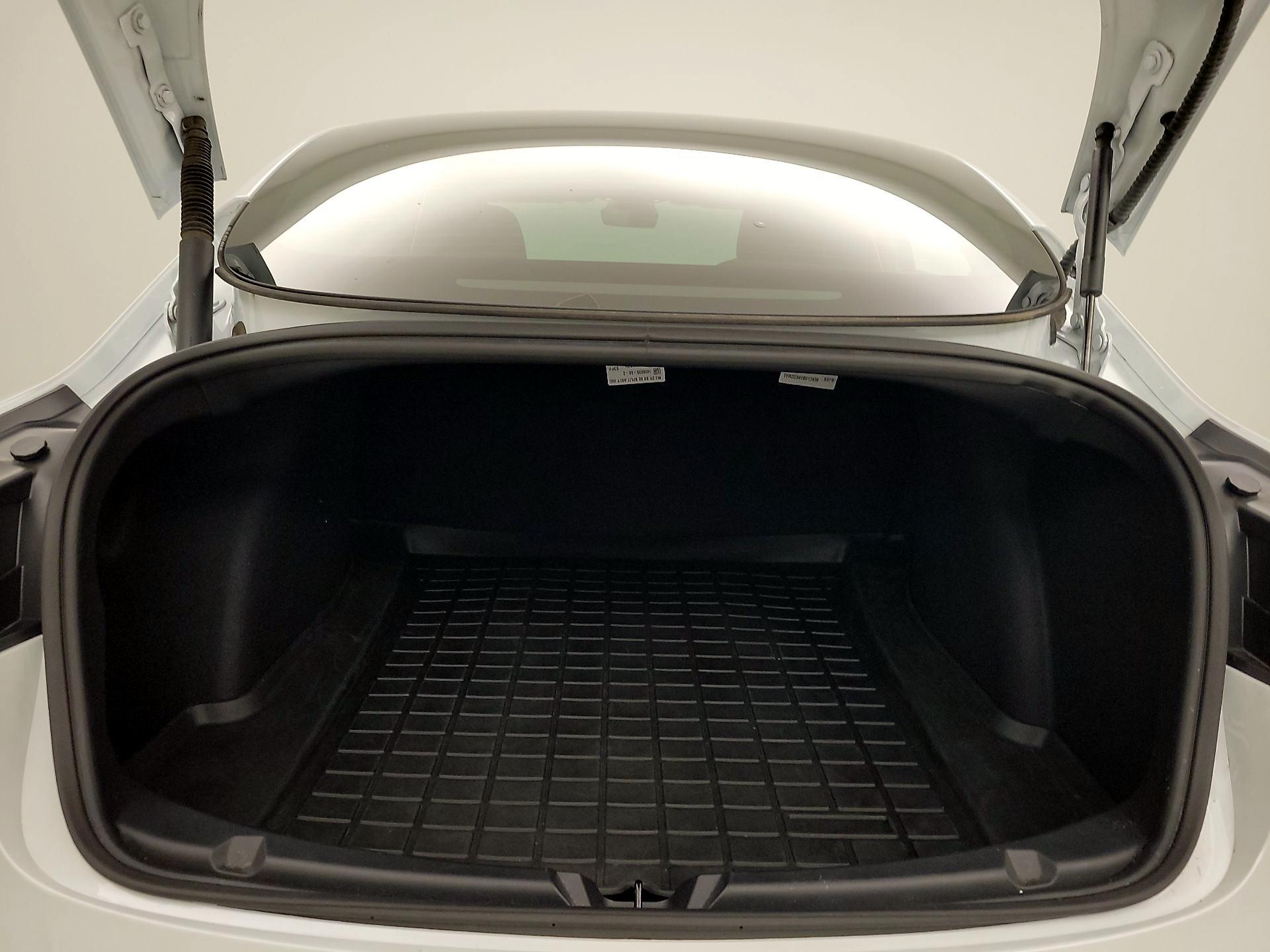 Thumbnail: 2023 Tesla Model 3 - 19