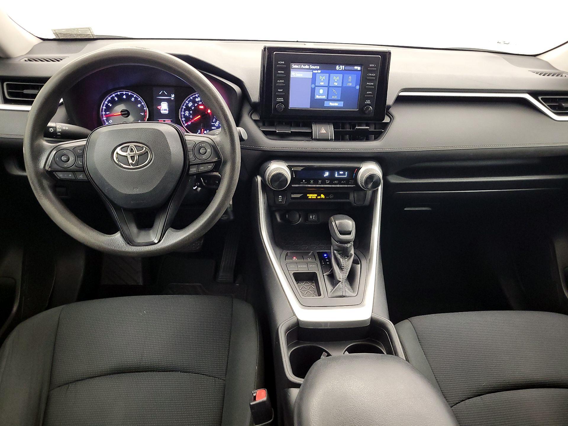 Thumbnail: 2019 Toyota RAV4 - 9