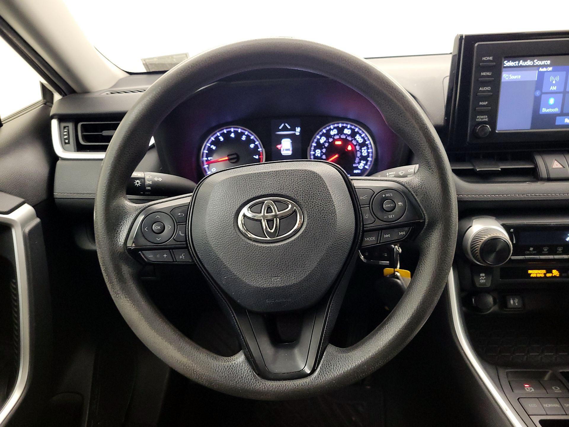 Thumbnail: 2019 Toyota RAV4 - 10