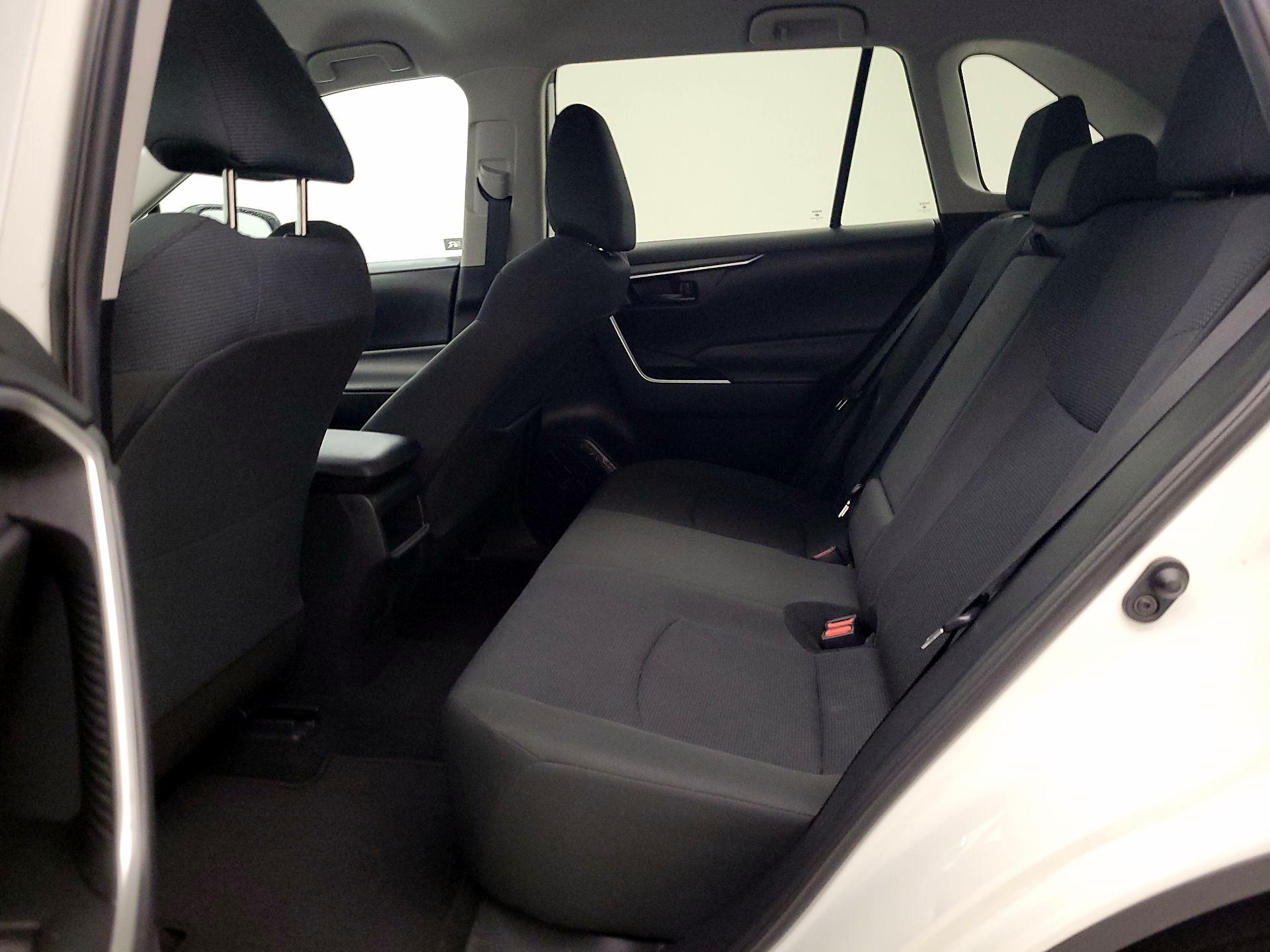 Thumbnail: 2019 Toyota RAV4 - 19